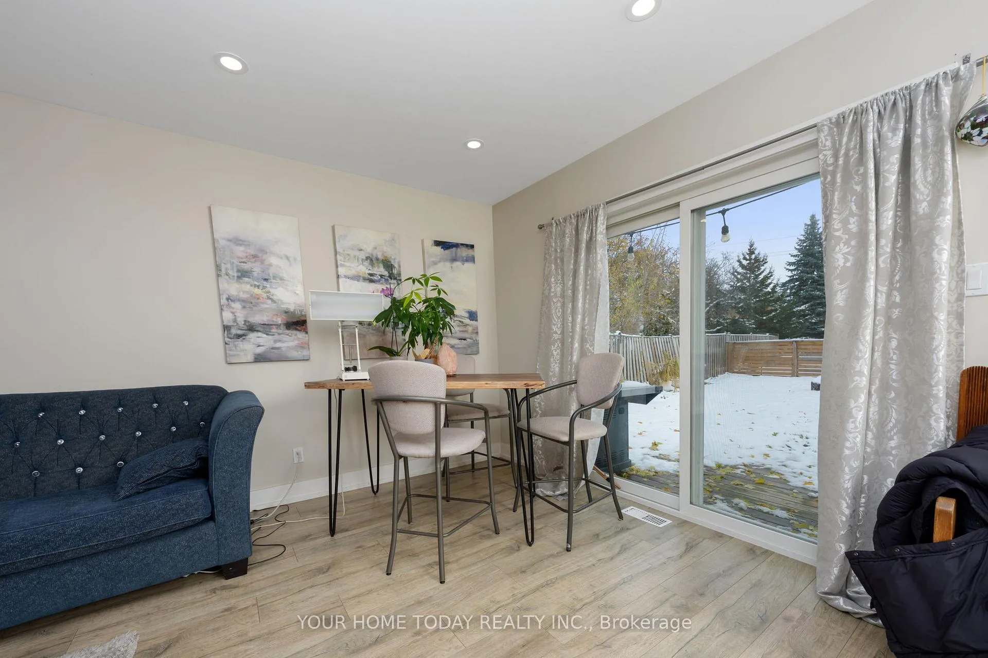 Photo 9 of 29 Normandy Boulevard, Halton Hills, Georgetown — HOMEH