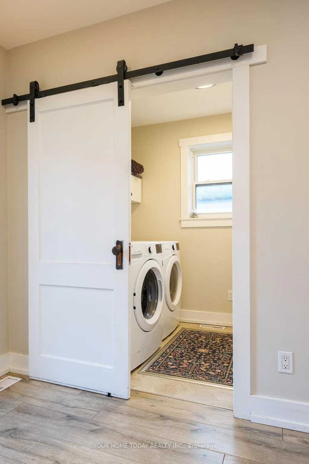 Photo 10 of 29 Normandy Boulevard, Halton Hills, Georgetown — HOMEH