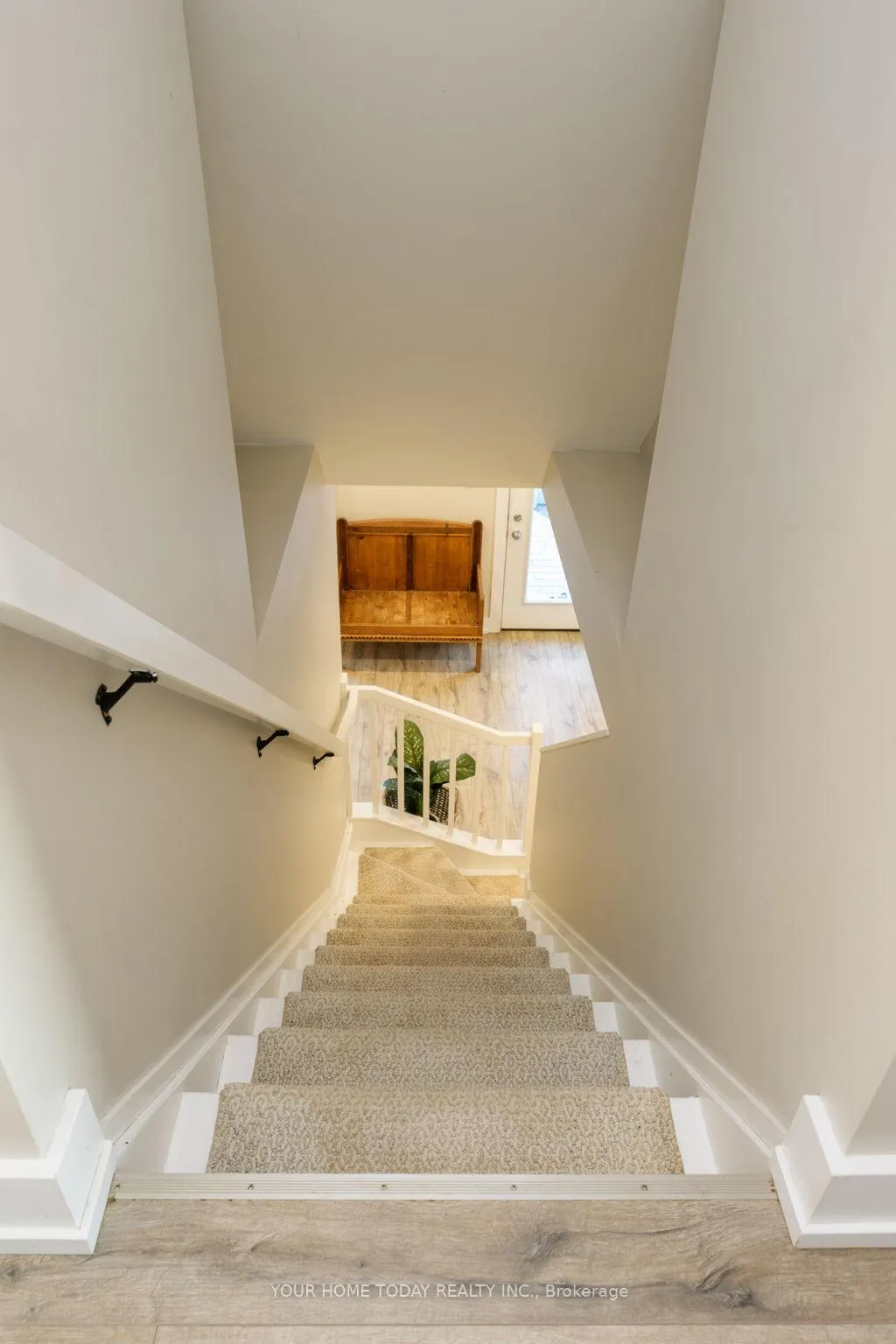Photo 15 of 29 Normandy Boulevard, Halton Hills, Georgetown — HOMEH