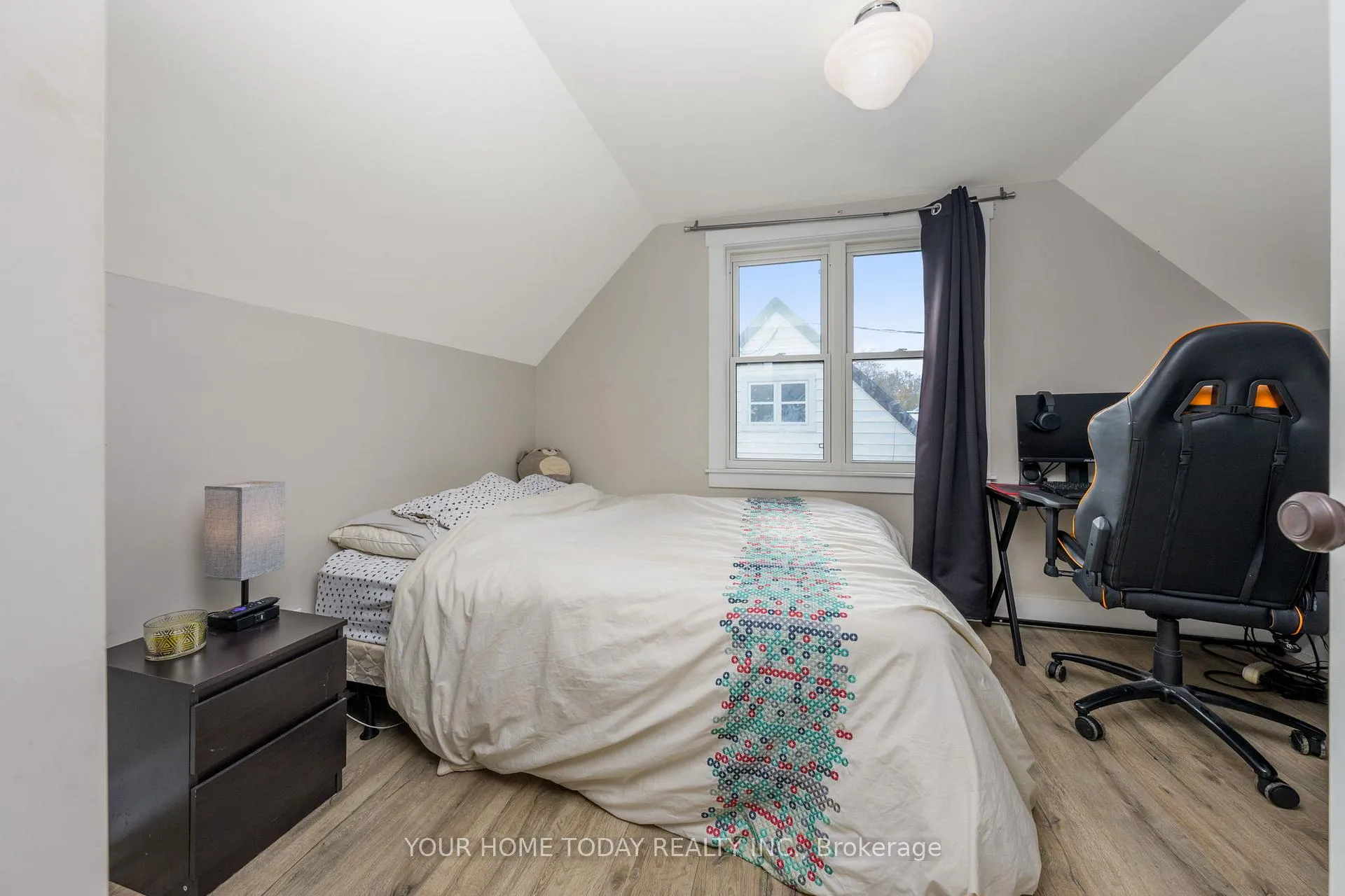 Photo 16 of 29 Normandy Boulevard, Halton Hills, Georgetown — HOMEH