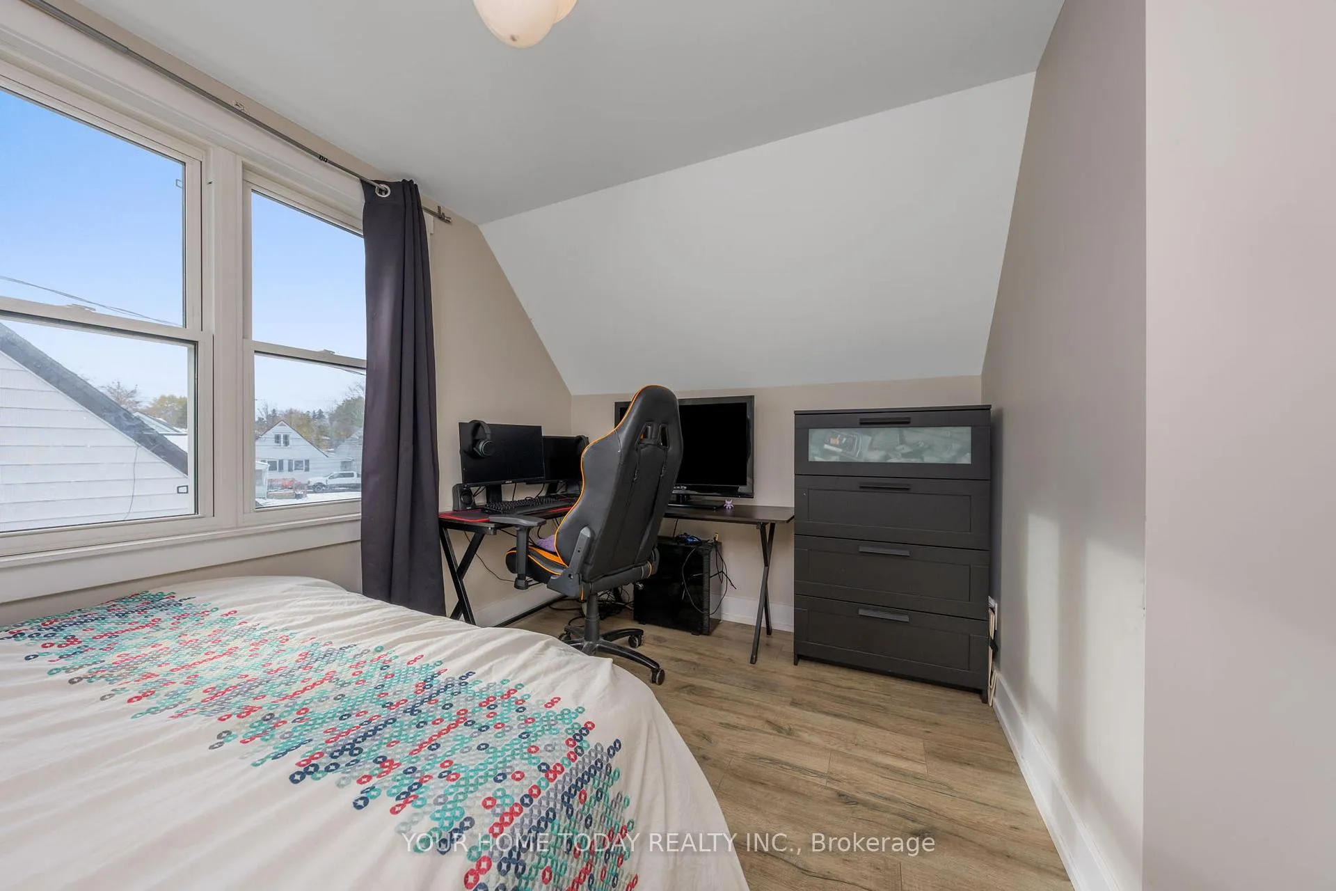 Photo 17 of 29 Normandy Boulevard, Halton Hills, Georgetown — HOMEH