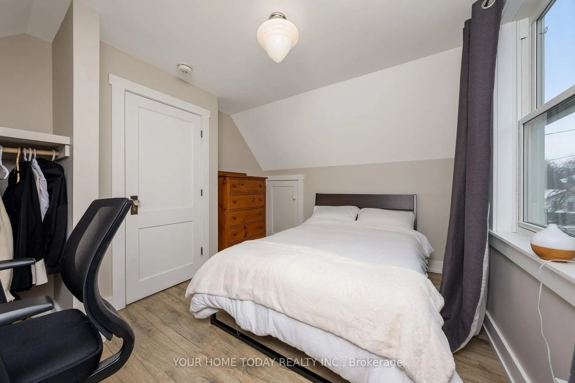 Photo 18 of 29 Normandy Boulevard, Halton Hills, Georgetown — HOMEH