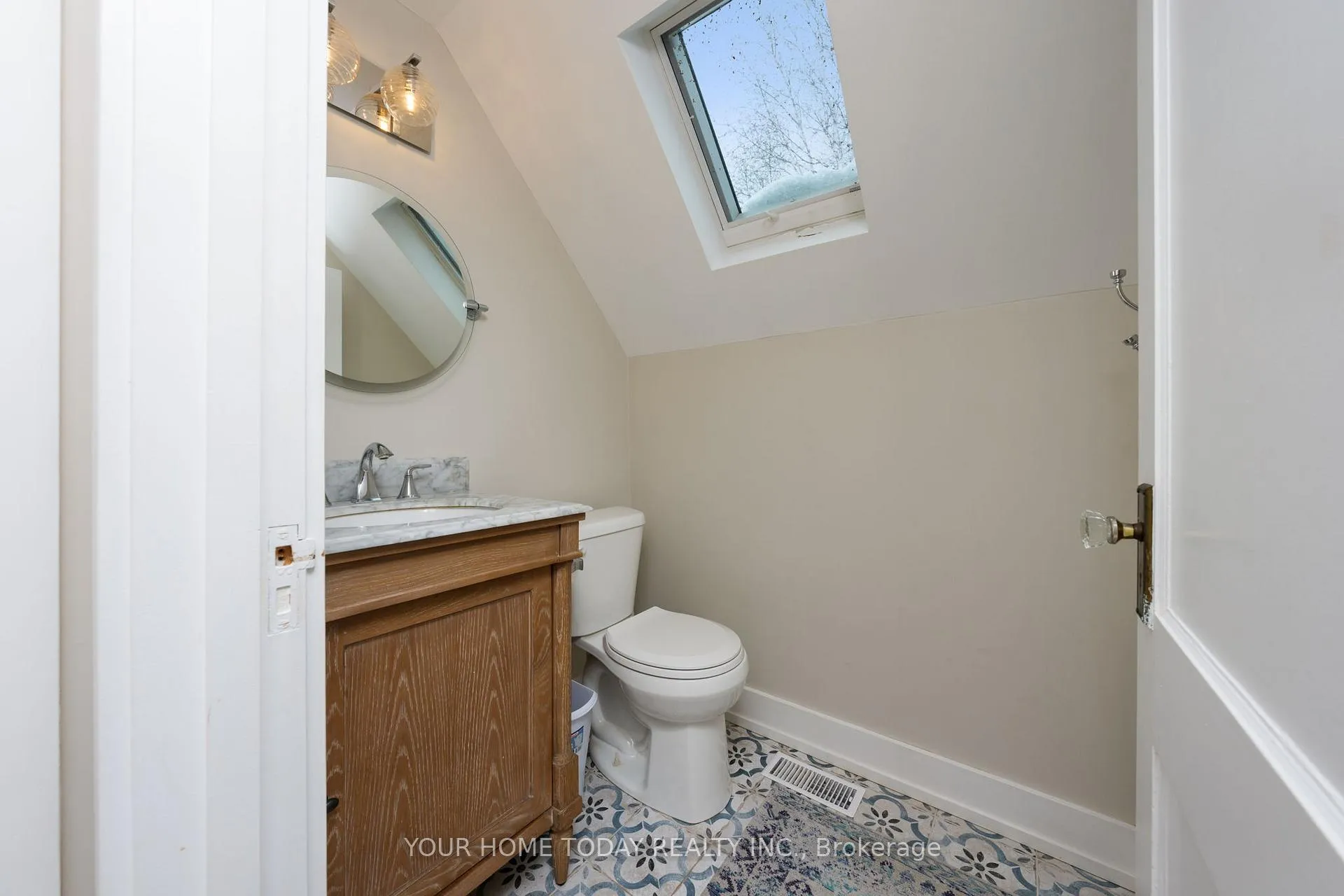 Photo 20 of 29 Normandy Boulevard, Halton Hills, Georgetown — HOMEH