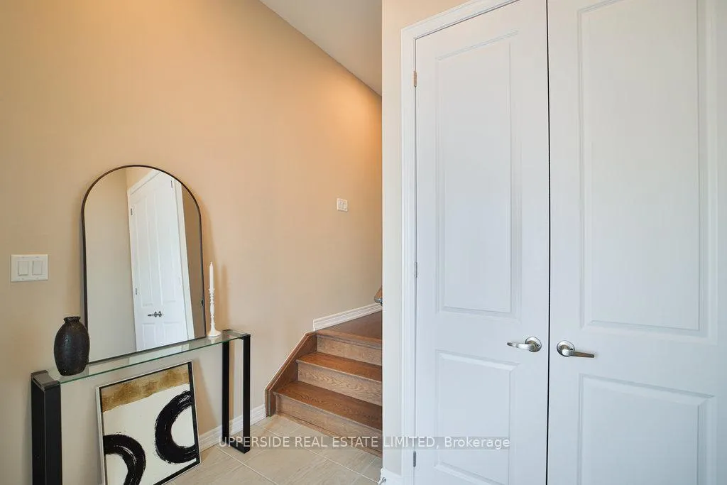 Photo 3 of 7 Milady Crescent, Barrie, Rural Barrie Southeast — HOMEH