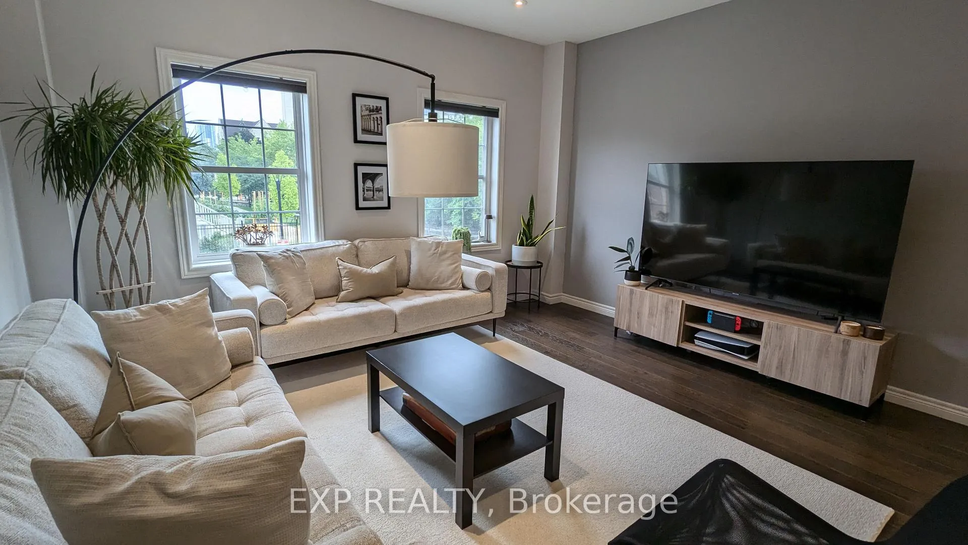 Photo 4 of 90 Robert Peel Road, Kitchener — HOMEH