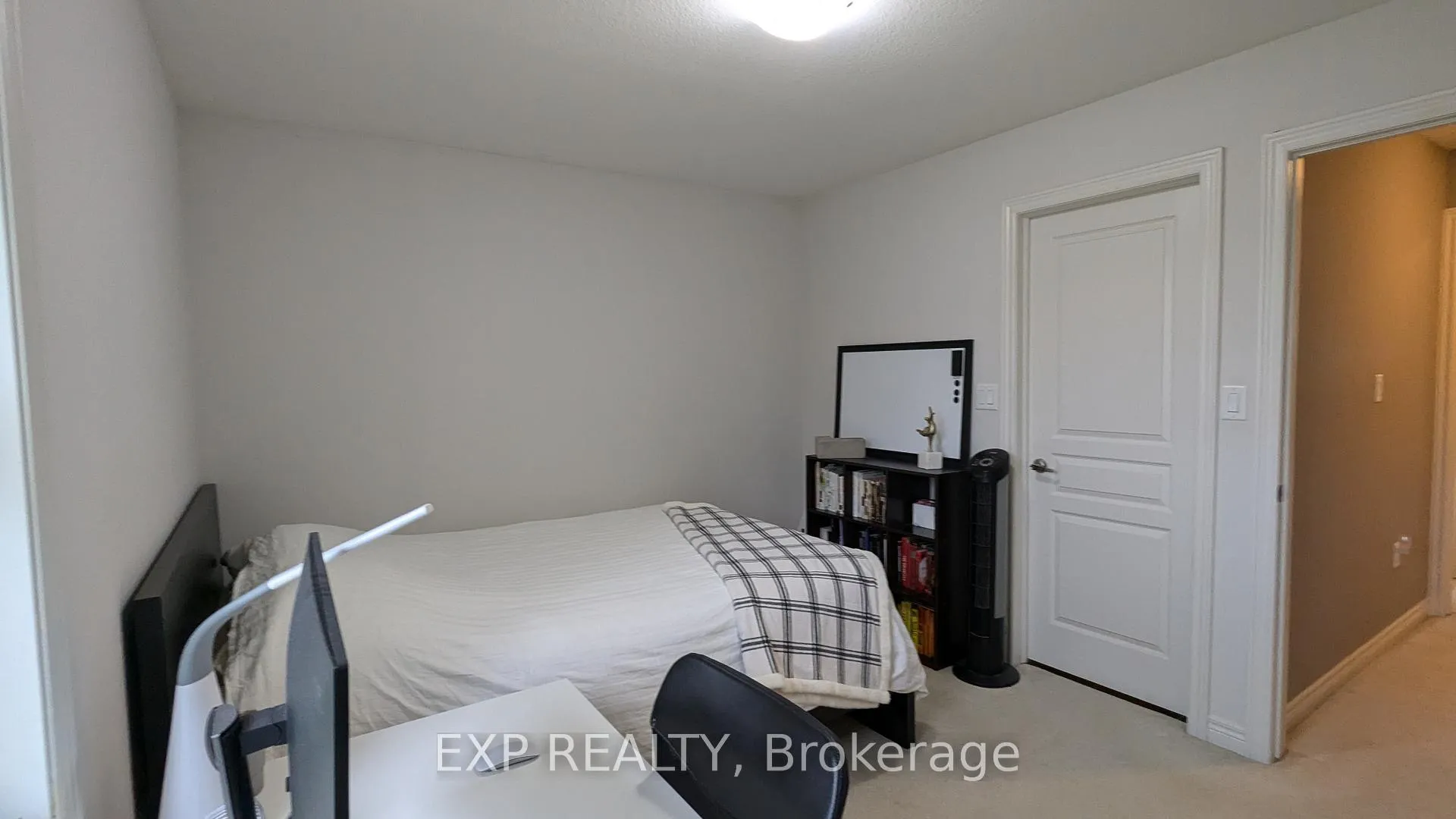 Photo 12 of 90 Robert Peel Road, Kitchener — HOMEH