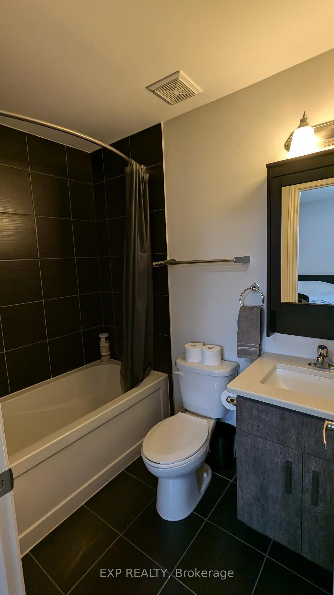Photo 13 of 90 Robert Peel Road, Kitchener — HOMEH