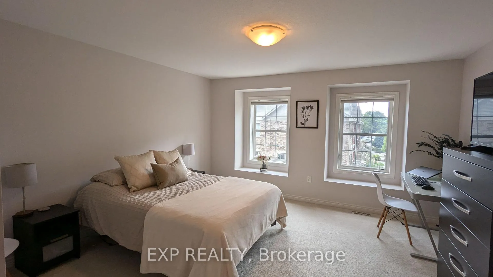 Photo 17 of 90 Robert Peel Road, Kitchener — HOMEH