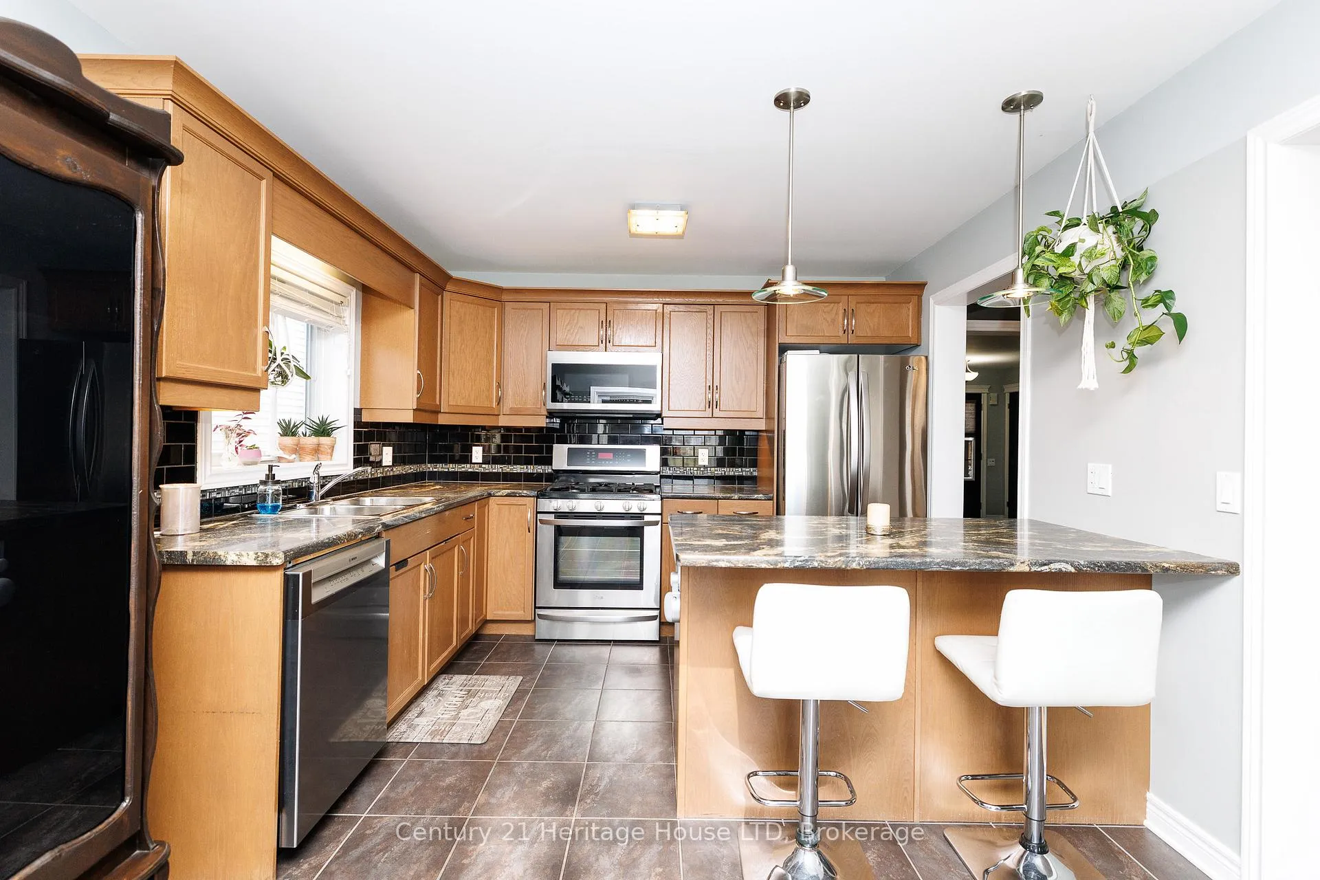 Photo 14 of 263 Empress Avenue, Welland, Lincoln/Crowland — HOMEH