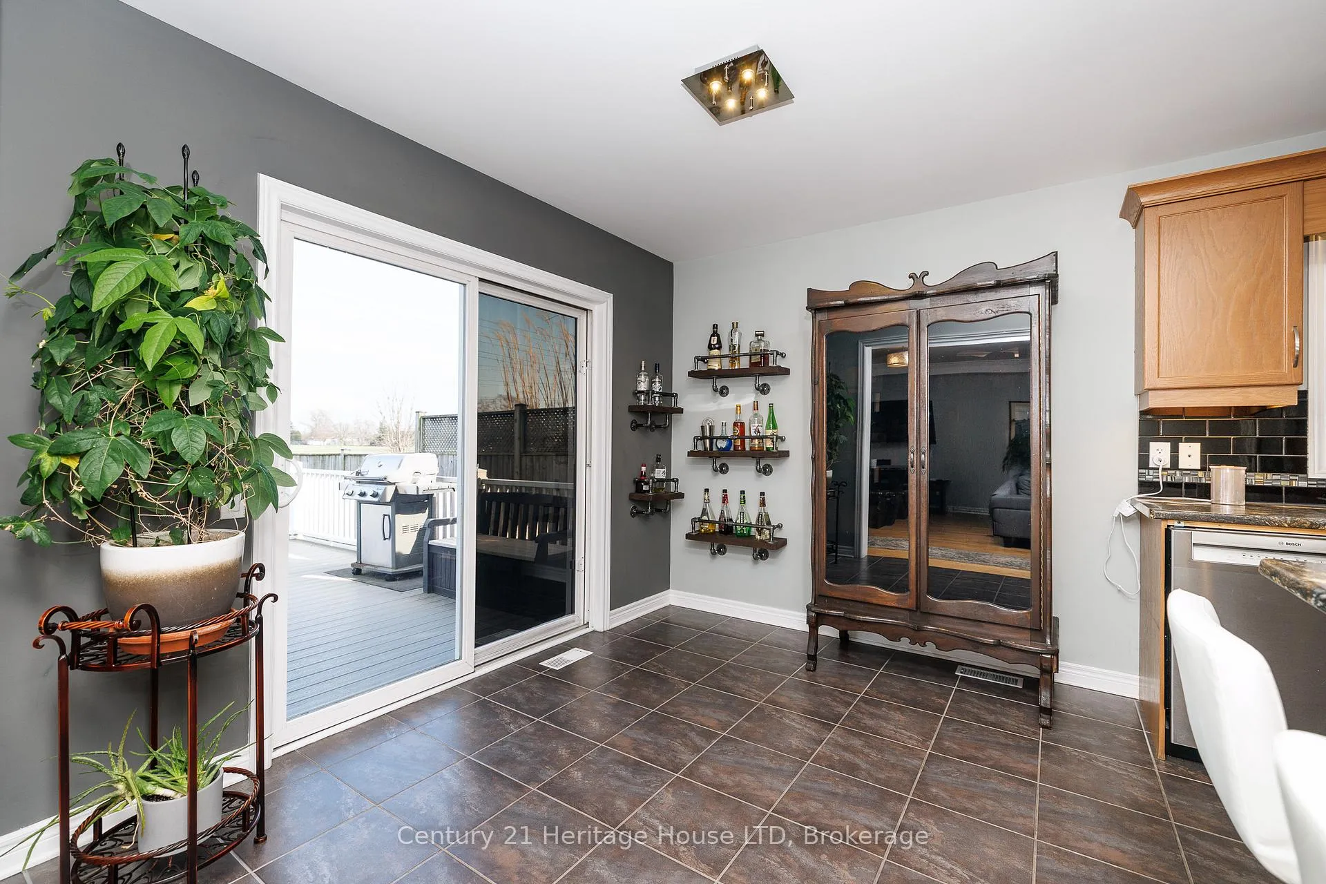 Photo 15 of 263 Empress Avenue, Welland, Lincoln/Crowland — HOMEH