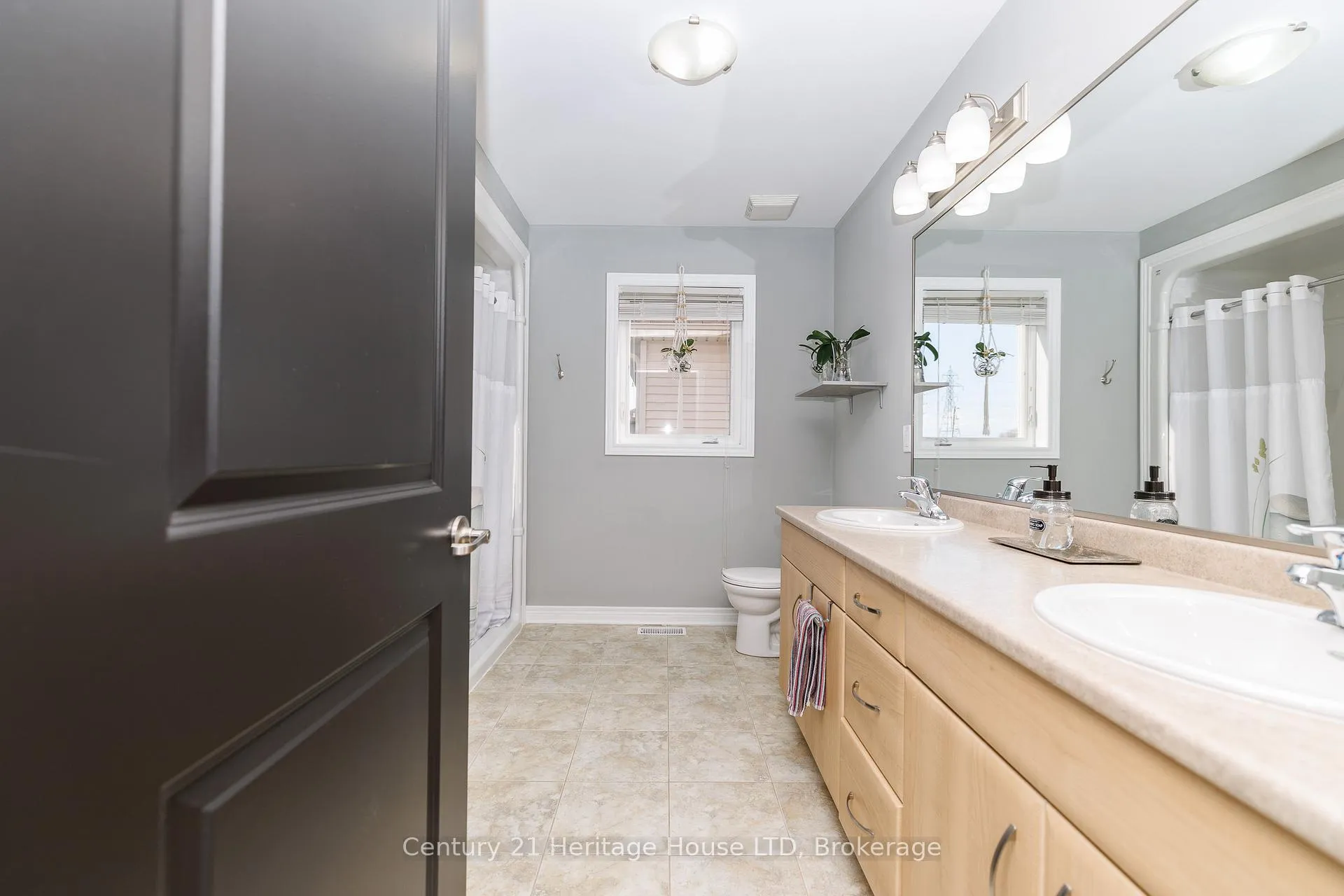 Photo 20 of 263 Empress Avenue, Welland, Lincoln/Crowland — HOMEH
