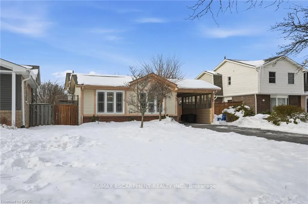 Photo 3 of 697 Lomond Crescent, Burlington, Shoreacres — HOMEH