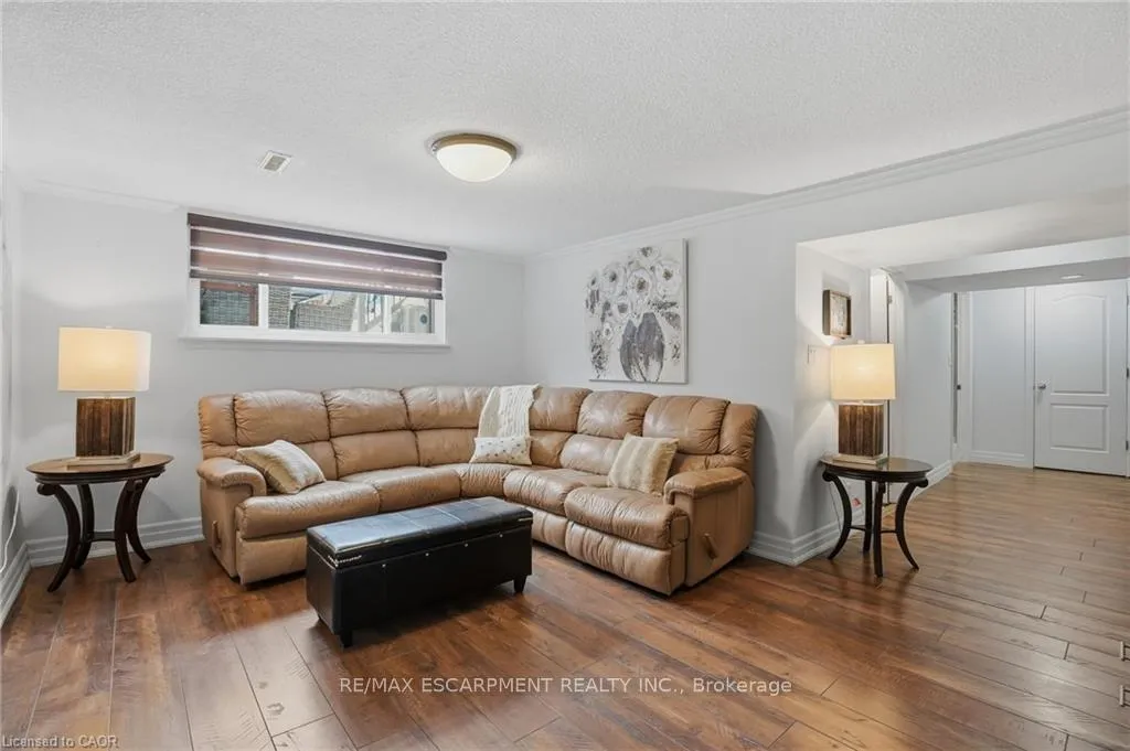 Photo 30 of 697 Lomond Crescent, Burlington, Shoreacres — HOMEH