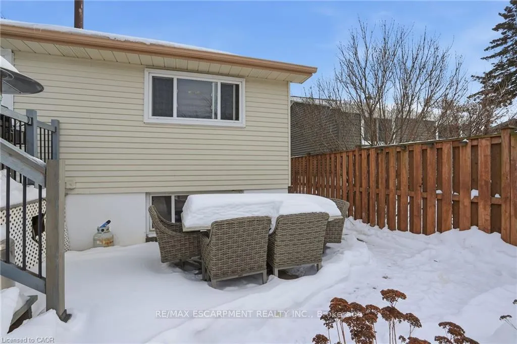 Photo 37 of 697 Lomond Crescent, Burlington, Shoreacres — HOMEH