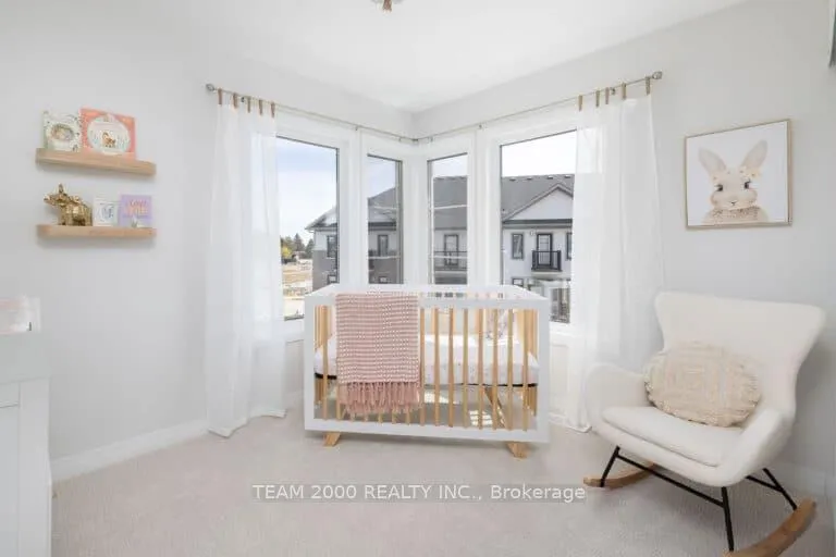 Photo 11 of 10 Freedom Crescent, Hamilton, Mount Hope — HOMEH
