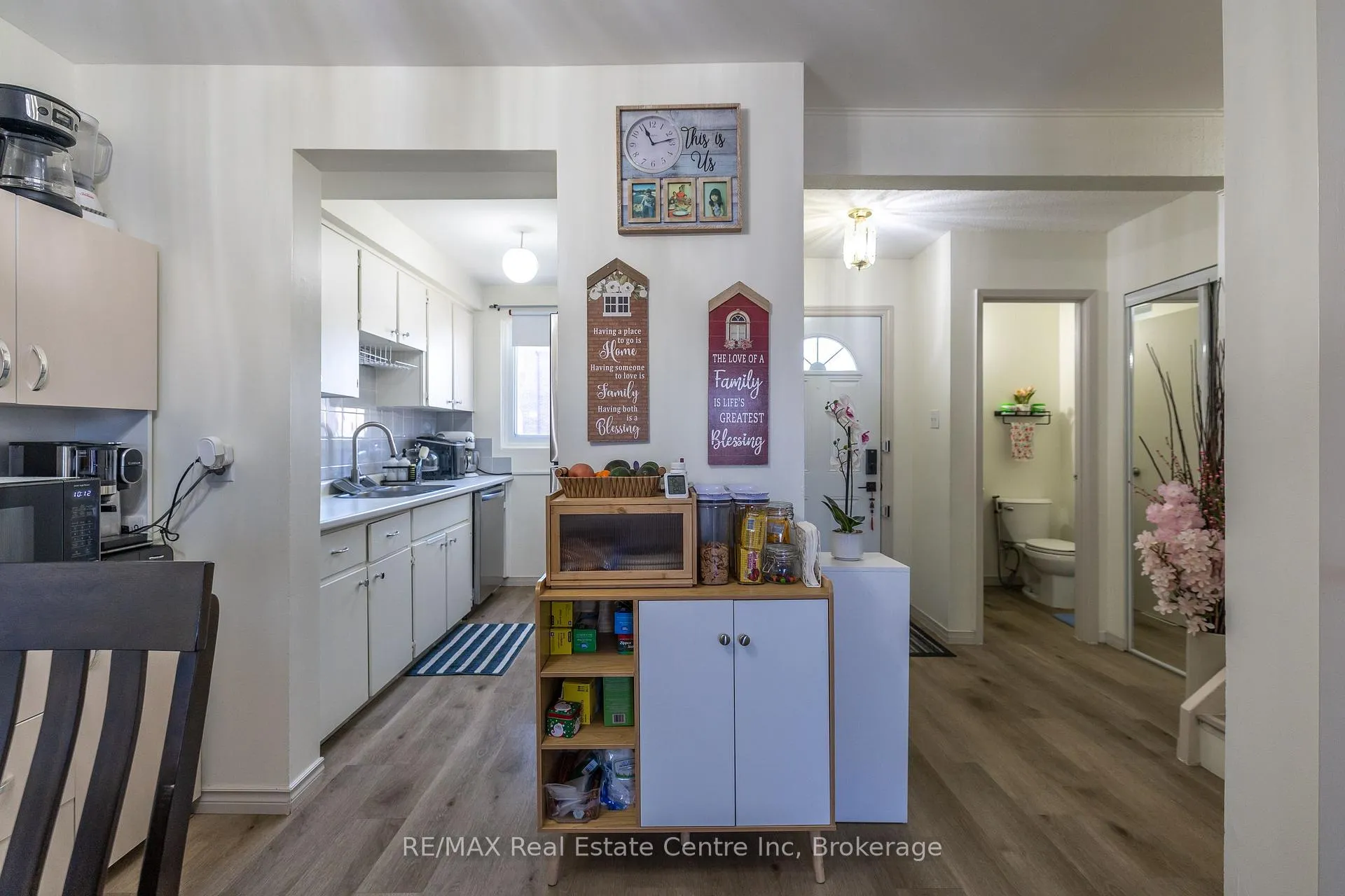 Photo 5 of Unit 247, 31 Greengate Road, Guelph, Junction/Onward Willow — HOMEH