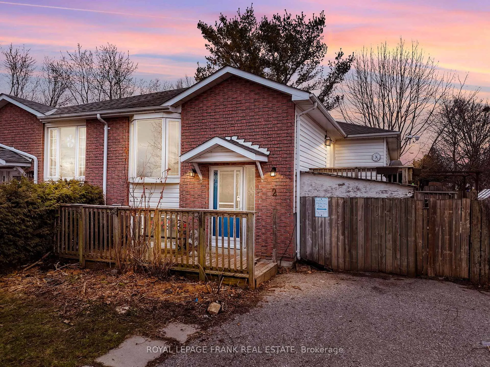 Photo 1 of 2 Fairbairn Court, Clarington, Bowmanville — HOMEH