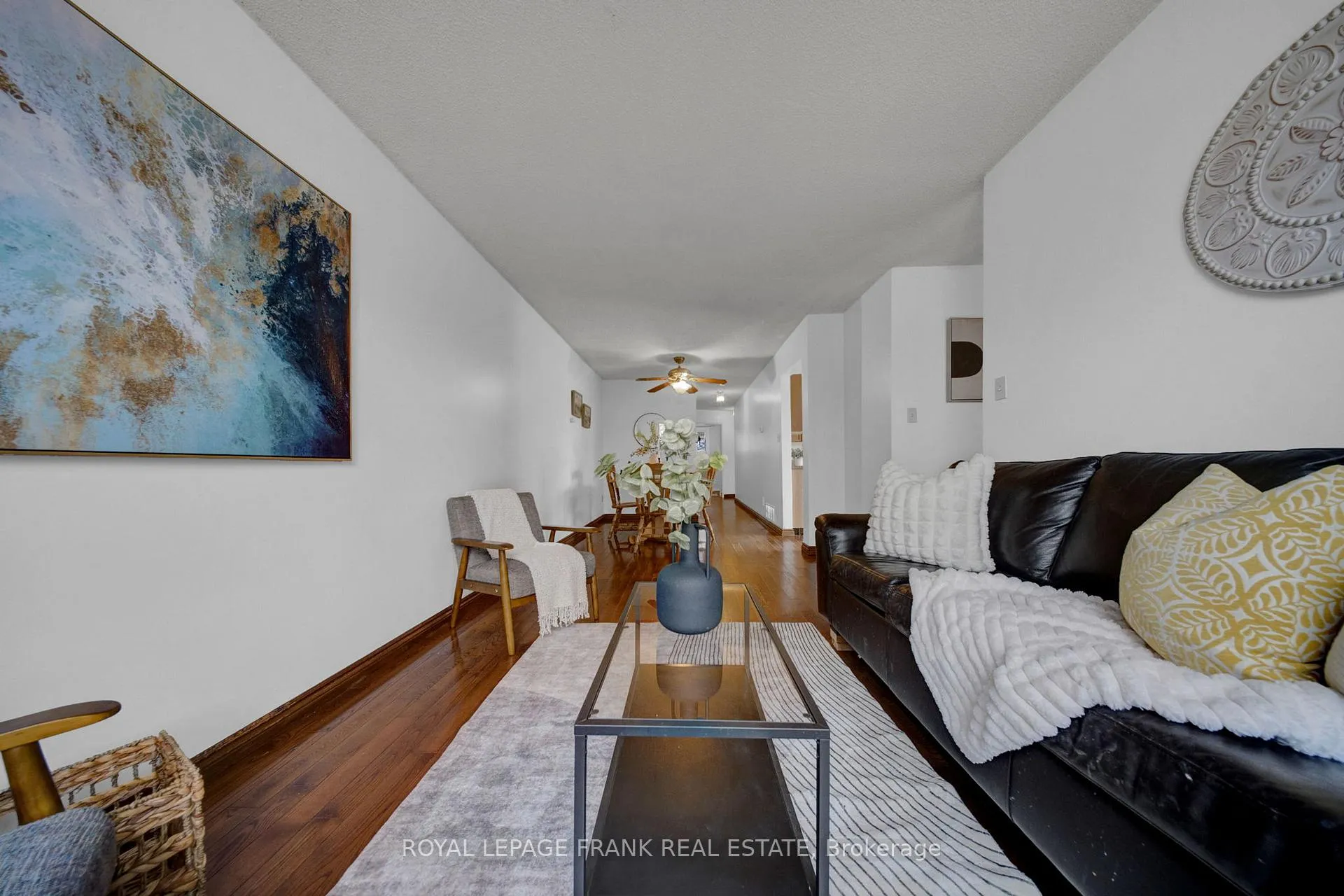 Photo 6 of 2 Fairbairn Court, Clarington, Bowmanville — HOMEH