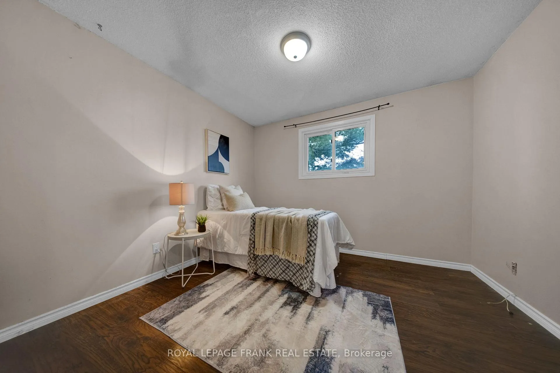 Photo 17 of 2 Fairbairn Court, Clarington, Bowmanville — HOMEH