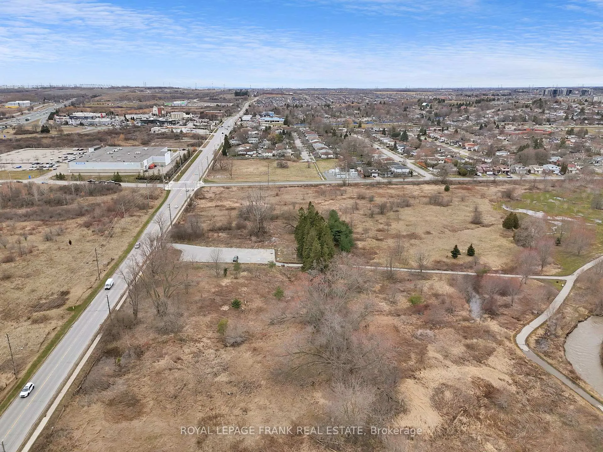 Photo 34 of 2 Fairbairn Court, Clarington, Bowmanville — HOMEH
