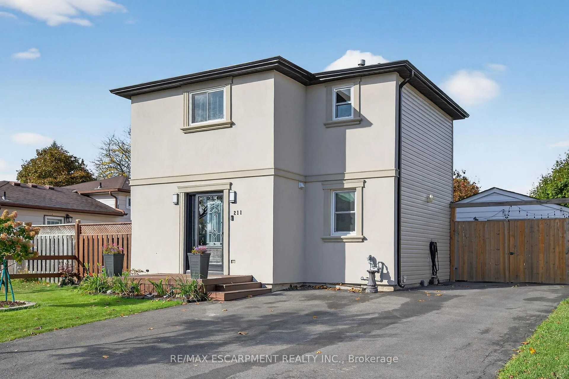 Photo 3 of 211 Birchcliffe Crescent, Hamilton, Berrisfield — HOMEH