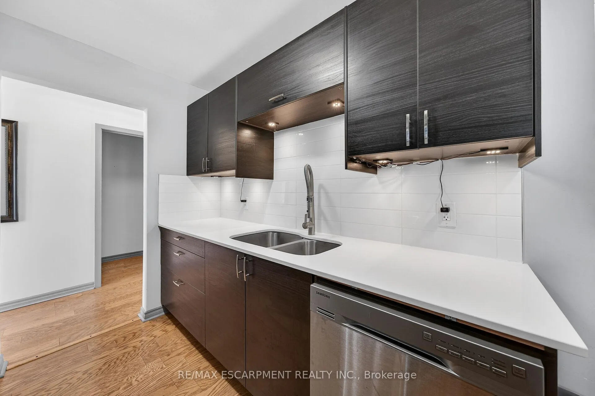 Photo 13 of 211 Birchcliffe Crescent, Hamilton, Berrisfield — HOMEH