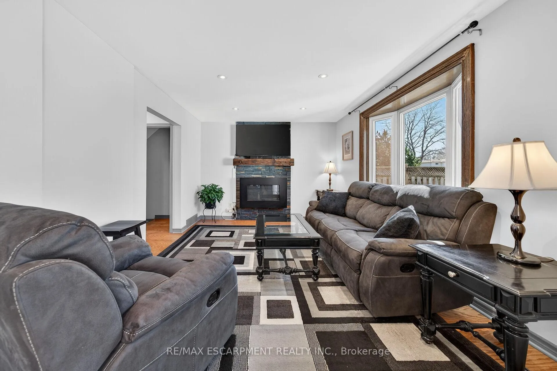 Photo 18 of 211 Birchcliffe Crescent, Hamilton, Berrisfield — HOMEH