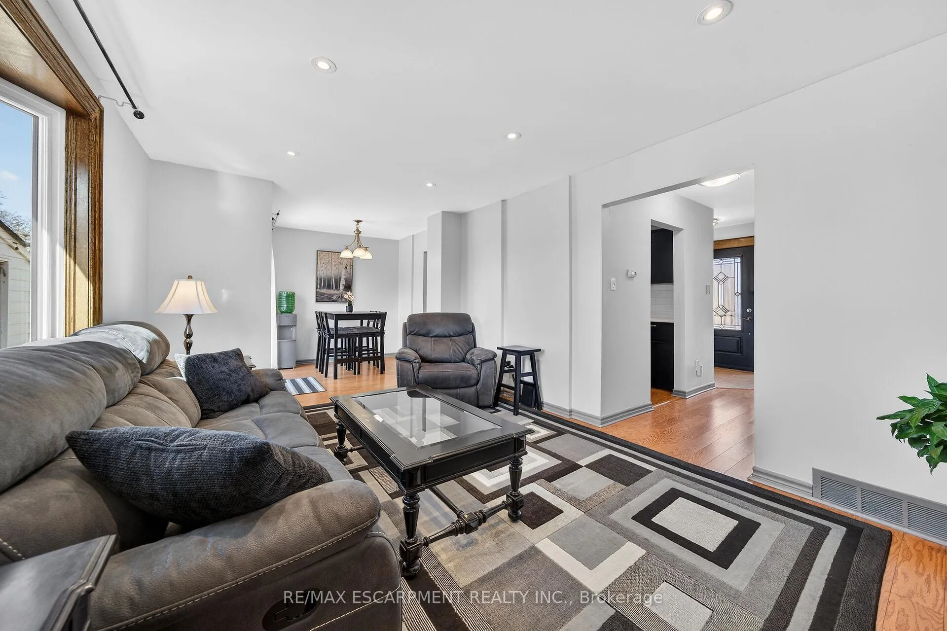 Photo 19 of 211 Birchcliffe Crescent, Hamilton, Berrisfield — HOMEH