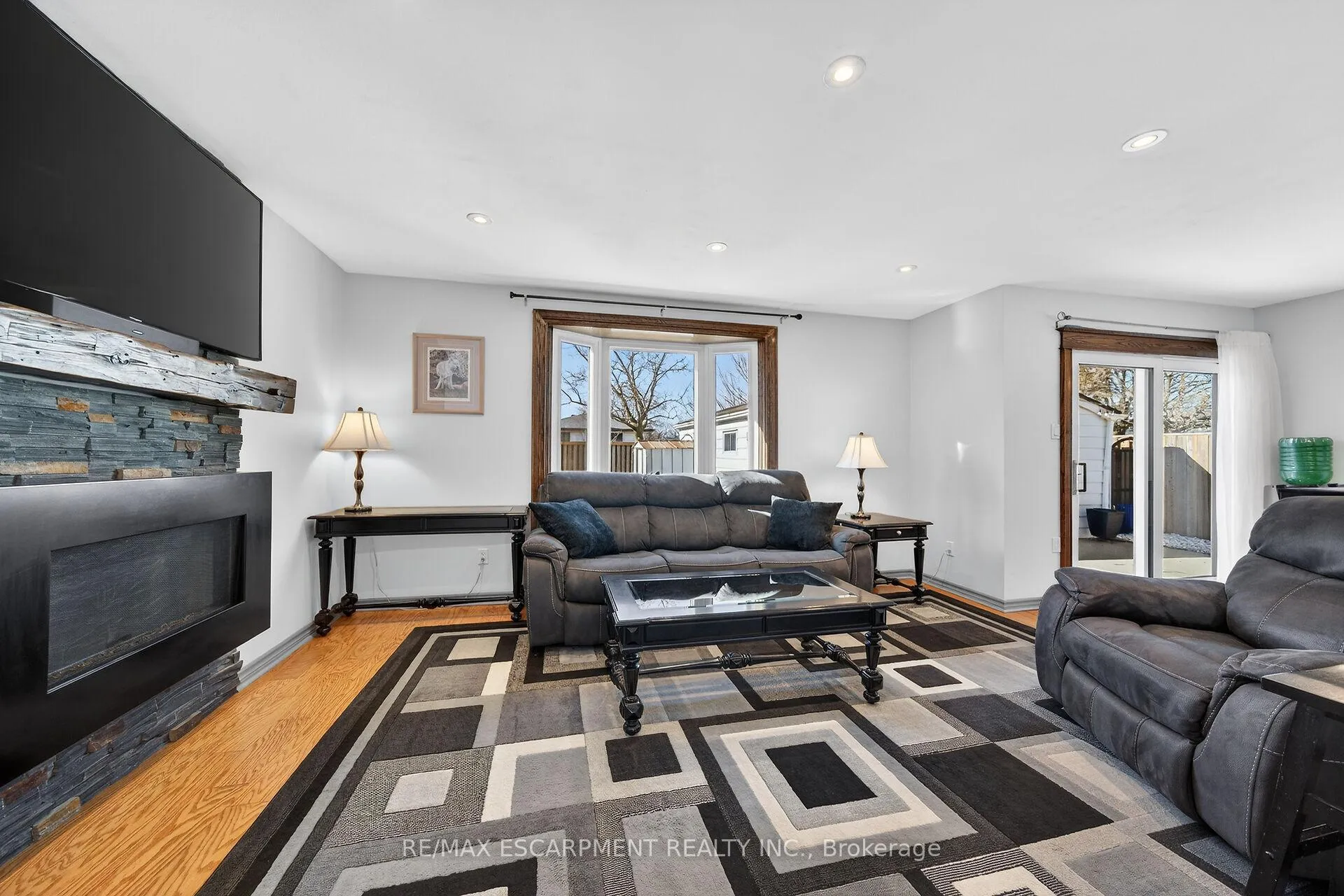 Photo 21 of 211 Birchcliffe Crescent, Hamilton, Berrisfield — HOMEH