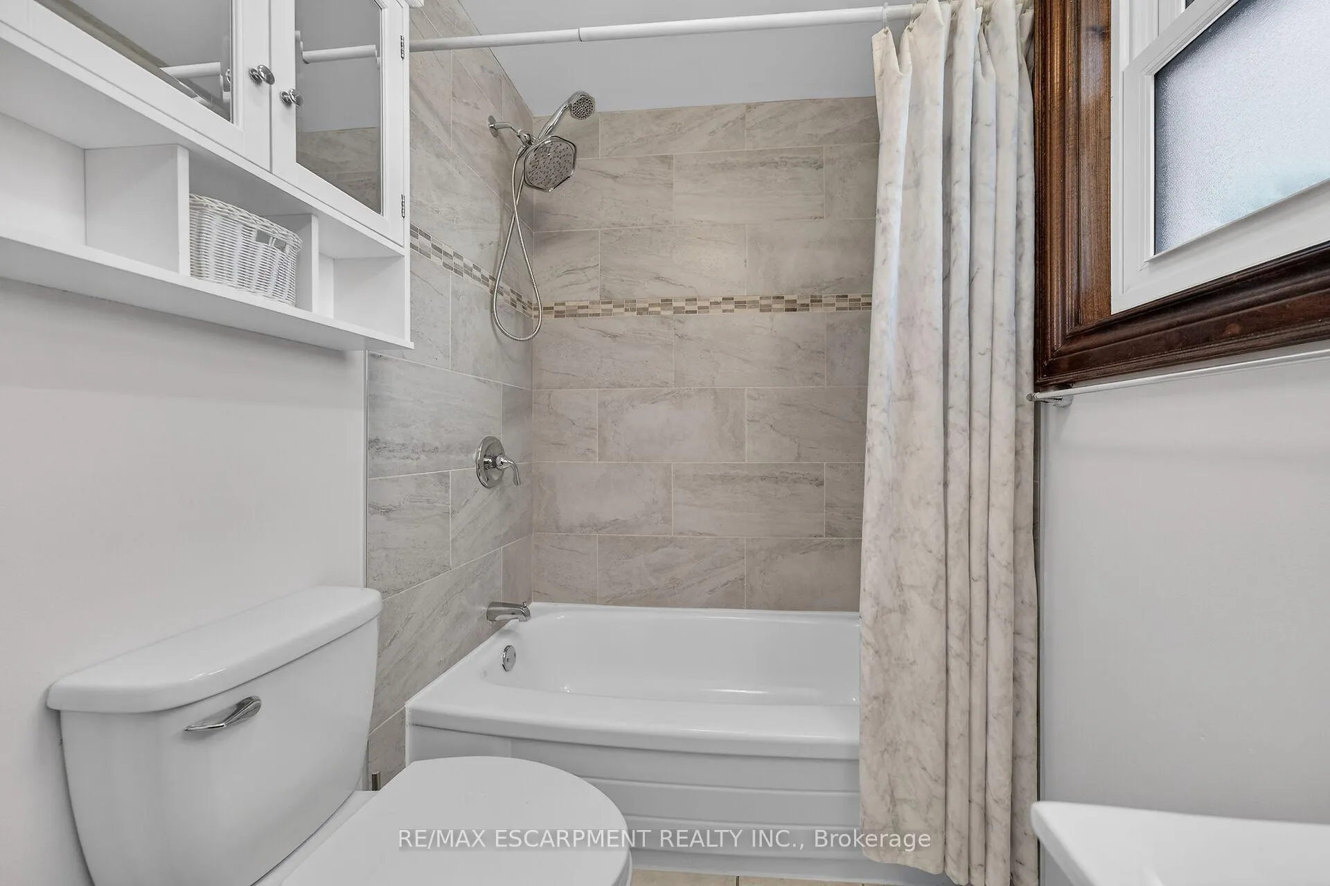 Photo 28 of 211 Birchcliffe Crescent, Hamilton, Berrisfield — HOMEH