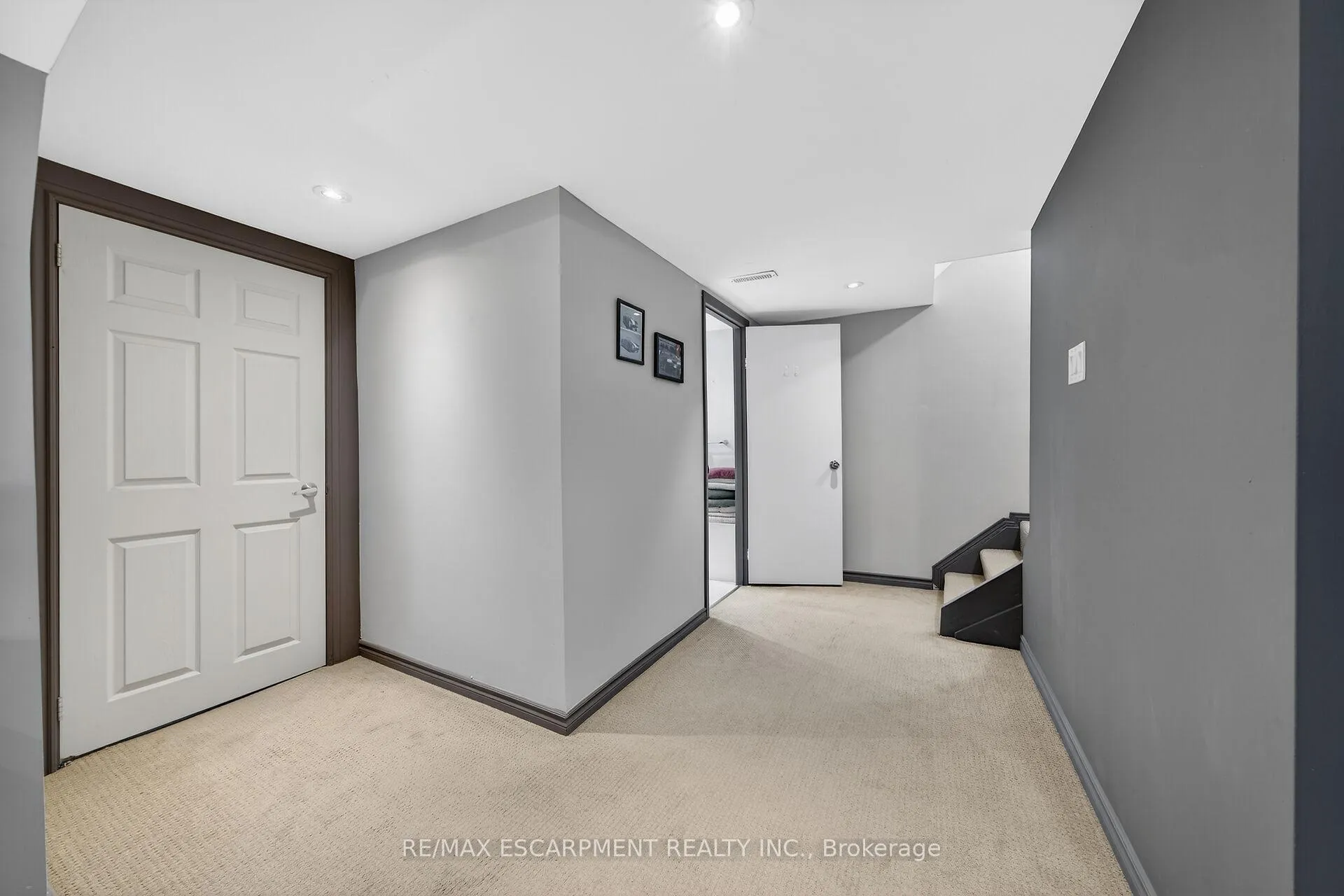 Photo 32 of 211 Birchcliffe Crescent, Hamilton, Berrisfield — HOMEH