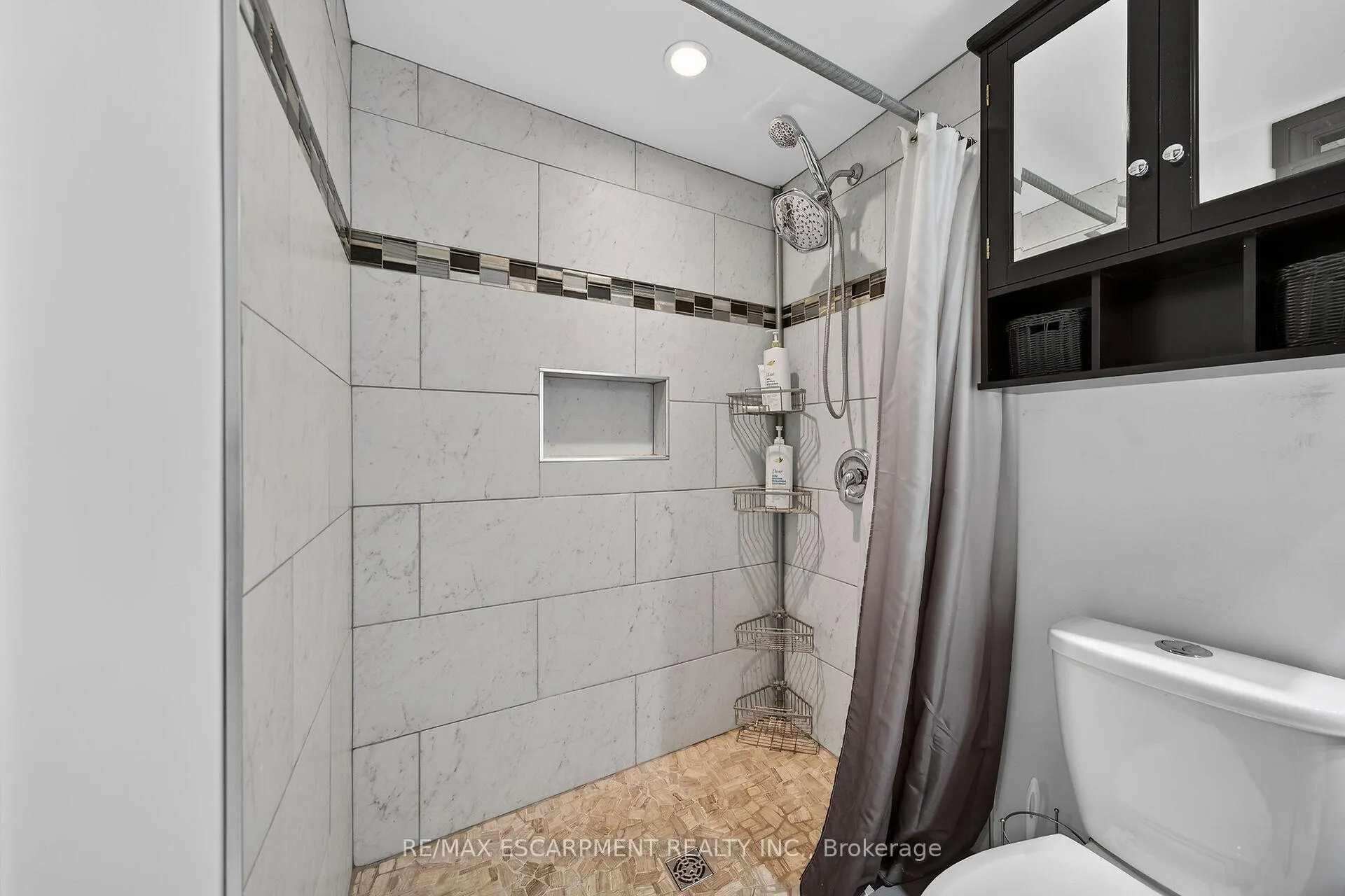Photo 35 of 211 Birchcliffe Crescent, Hamilton, Berrisfield — HOMEH
