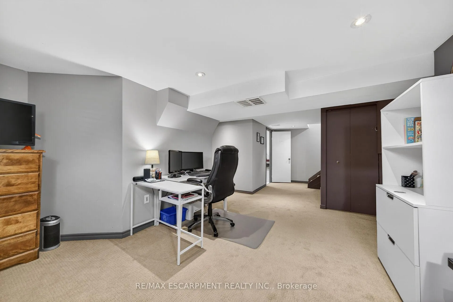 Photo 37 of 211 Birchcliffe Crescent, Hamilton, Berrisfield — HOMEH