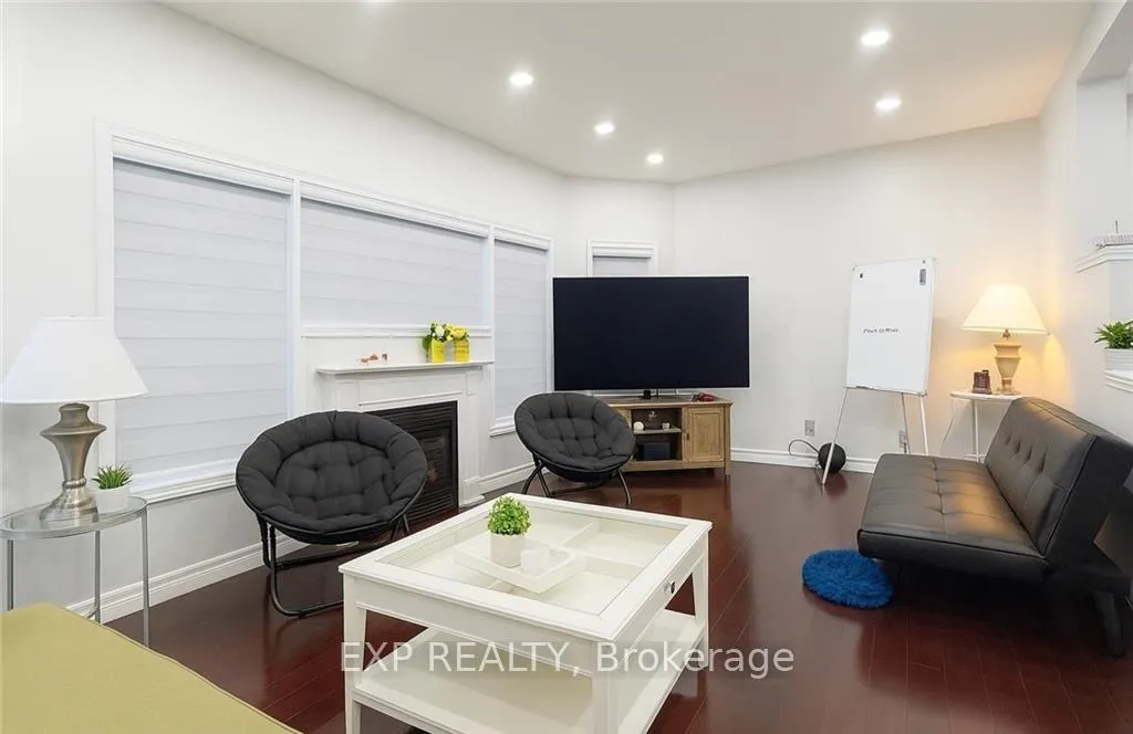 Photo 5 of Unit Upper, 235 Pineland Court, Waterloo — HOMEH