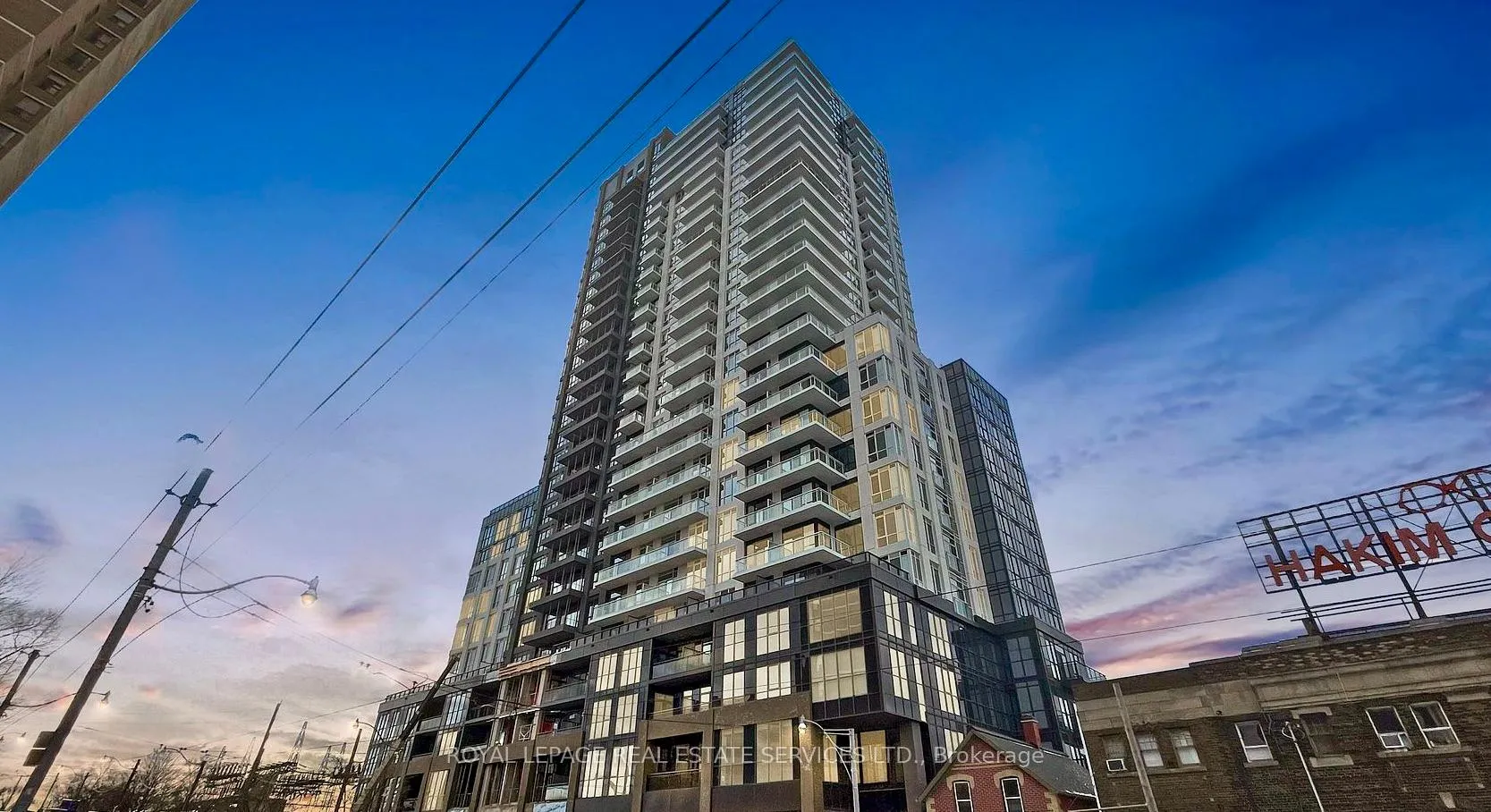 Front of Unit 1211, 286 Main Street