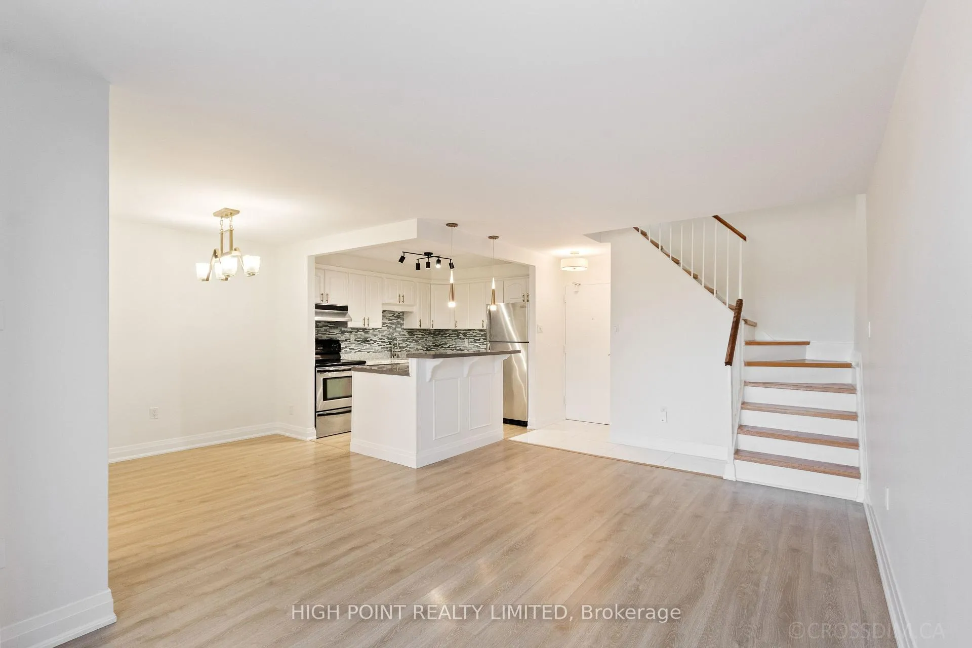 Photo 2 of Unit 356, 16 Elgin Street, Markham, Thornhill — HOMEH