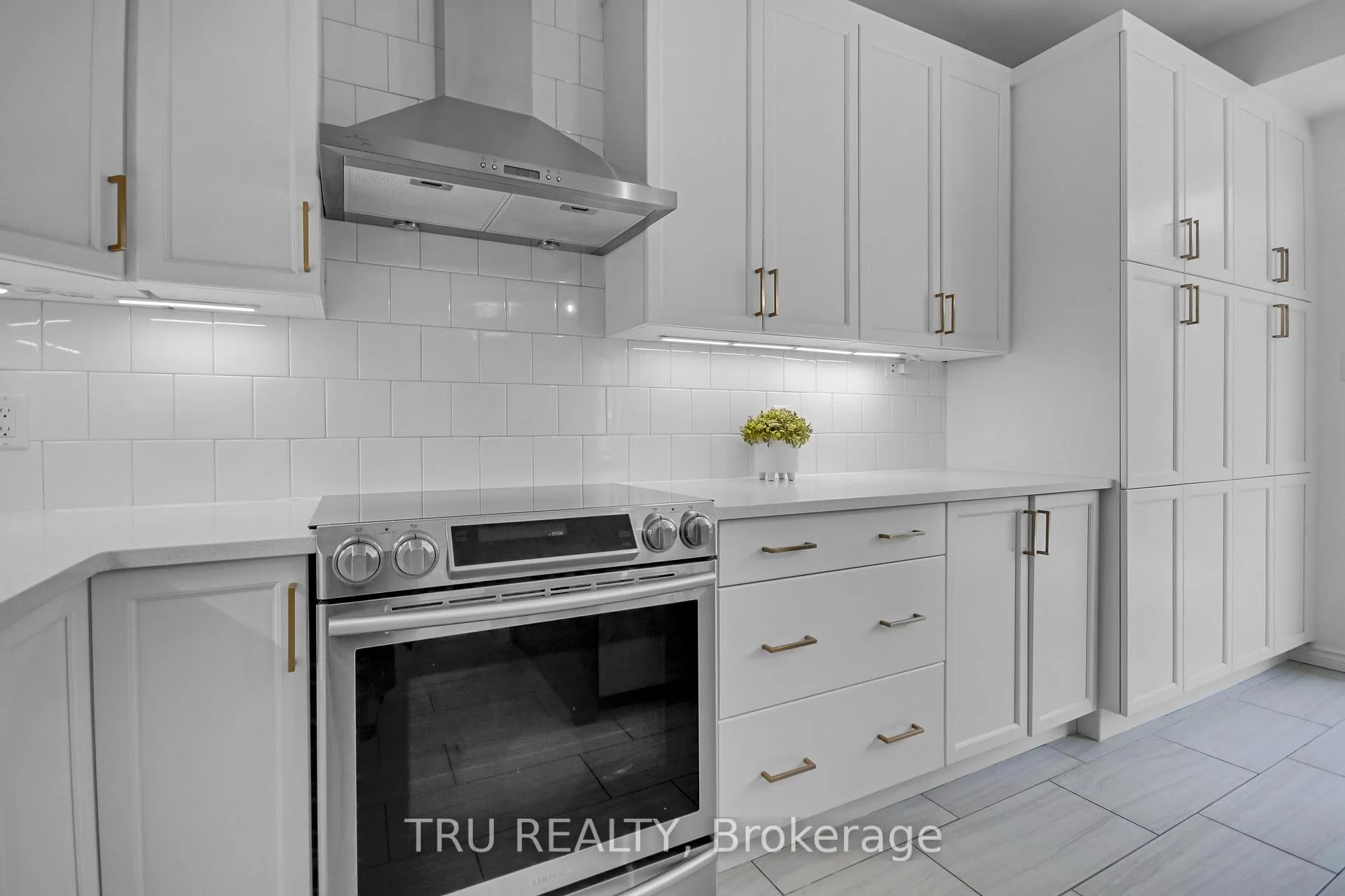 Photo 14 of 320 Eckerson Avenue, Ottawa, Stittsville (South) — HOMEH