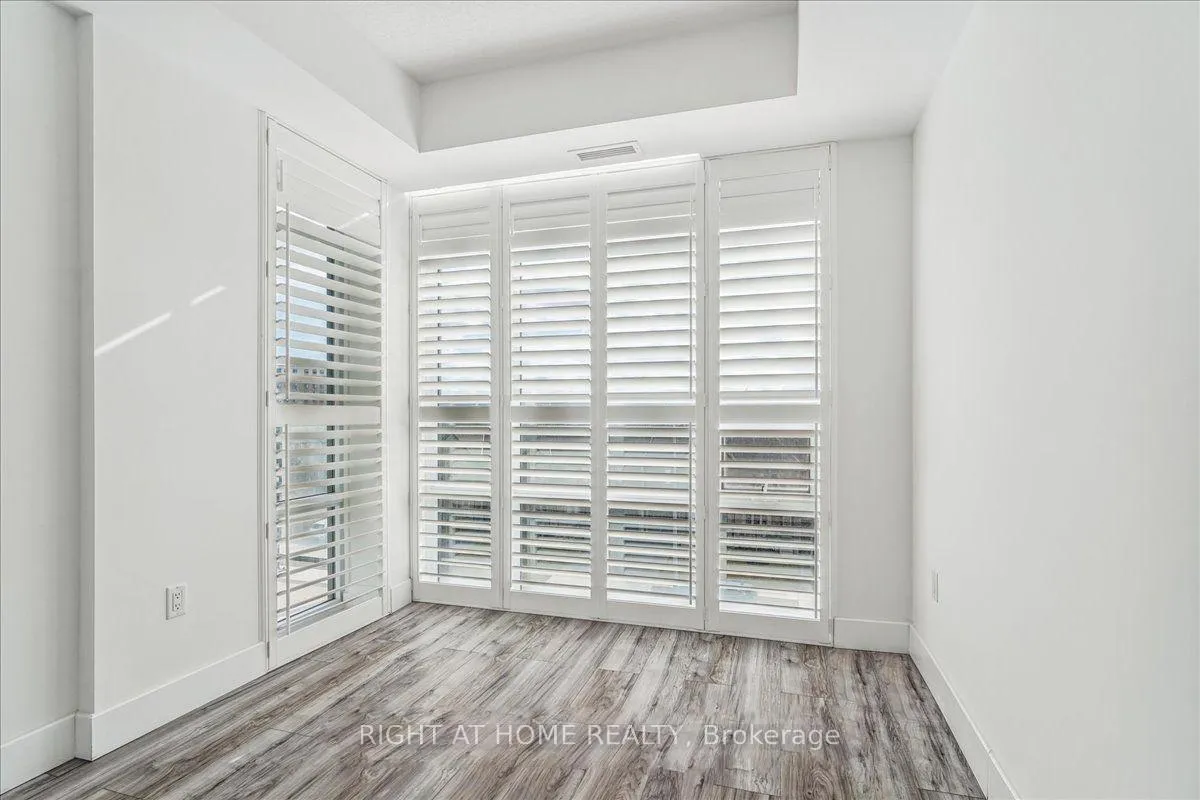 Photo 10 of Unit 414, 101 Shoreview Place, Hamilton, Lakeshore — HOMEH