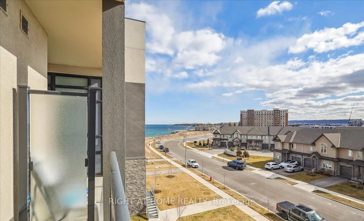 Photo 12 of Unit 414, 101 Shoreview Place, Hamilton, Lakeshore — HOMEH