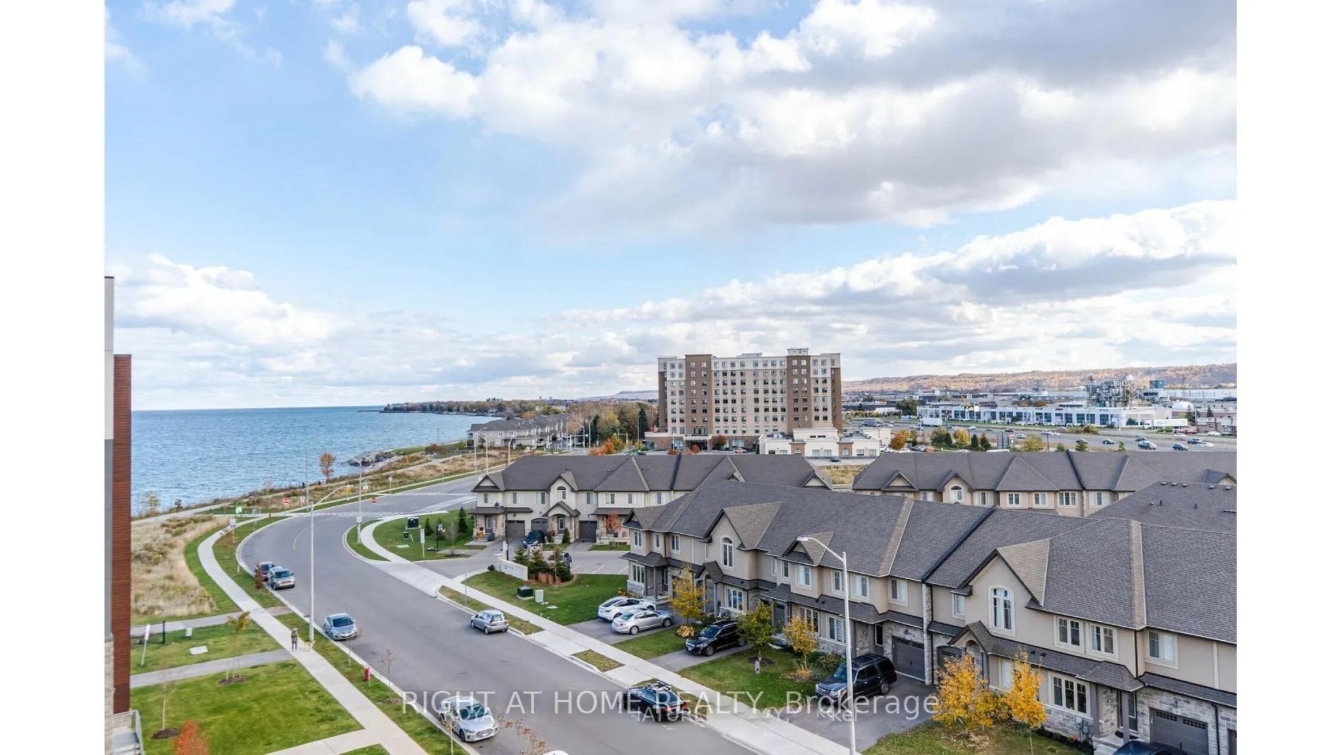 Photo 13 of Unit 414, 101 Shoreview Place, Hamilton, Lakeshore — HOMEH