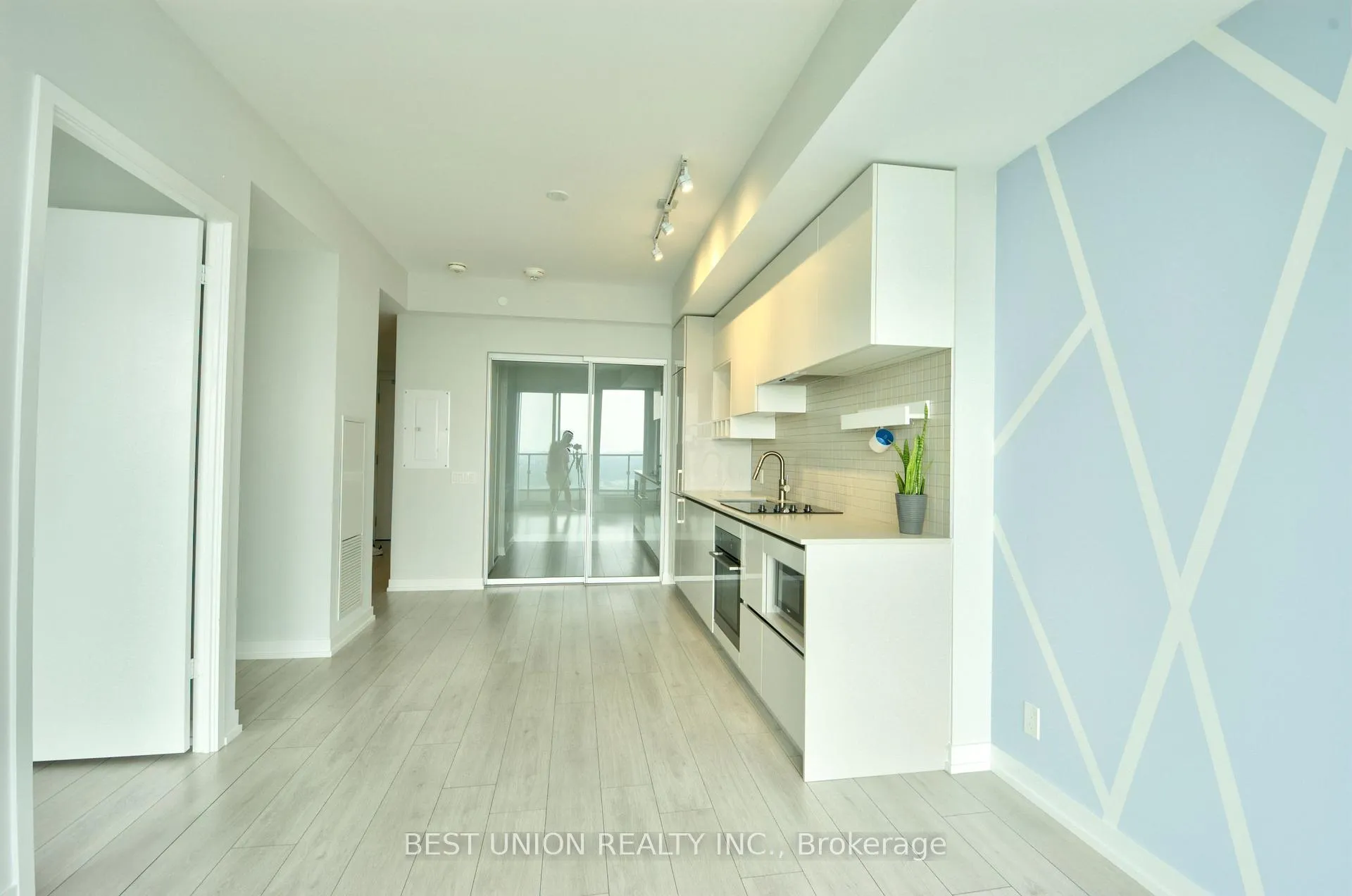 Photo 9 of Unit 4807, 5 Buttermill Avenue, Vaughan, Vaughan Corporate Centre — HOMEH