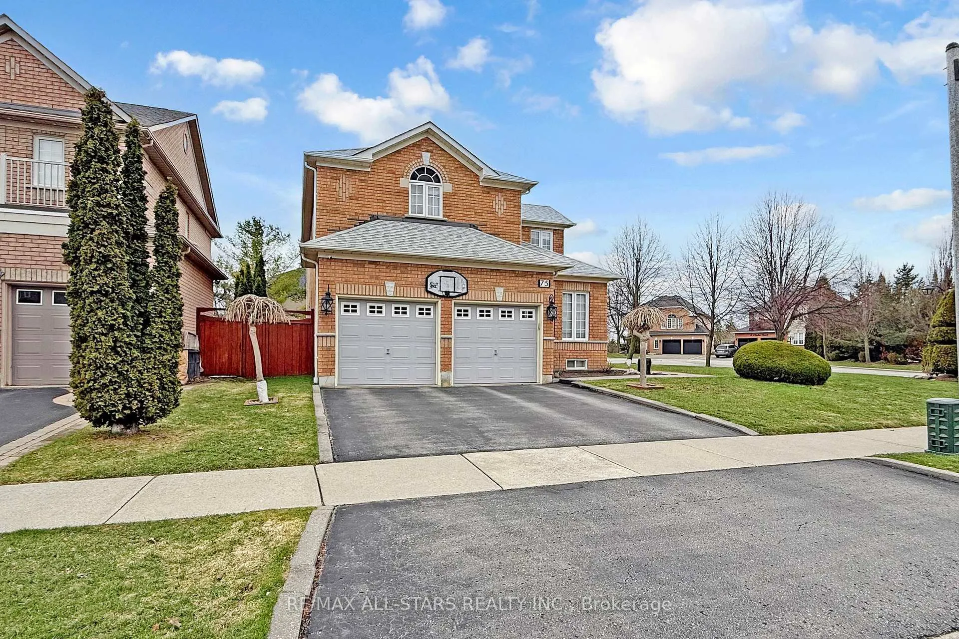 Photo 5 of 75 Gloria Crescent, Whitby, Williamsburg — HOMEH