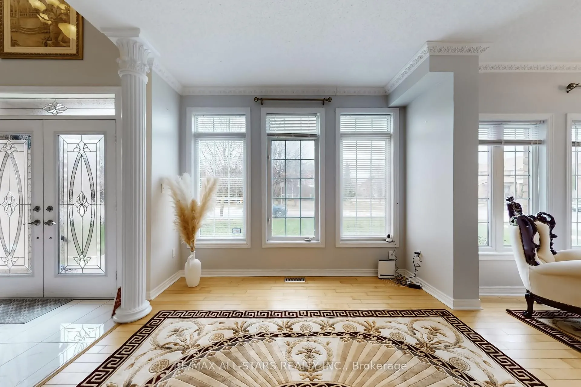 Photo 9 of 75 Gloria Crescent, Whitby, Williamsburg — HOMEH