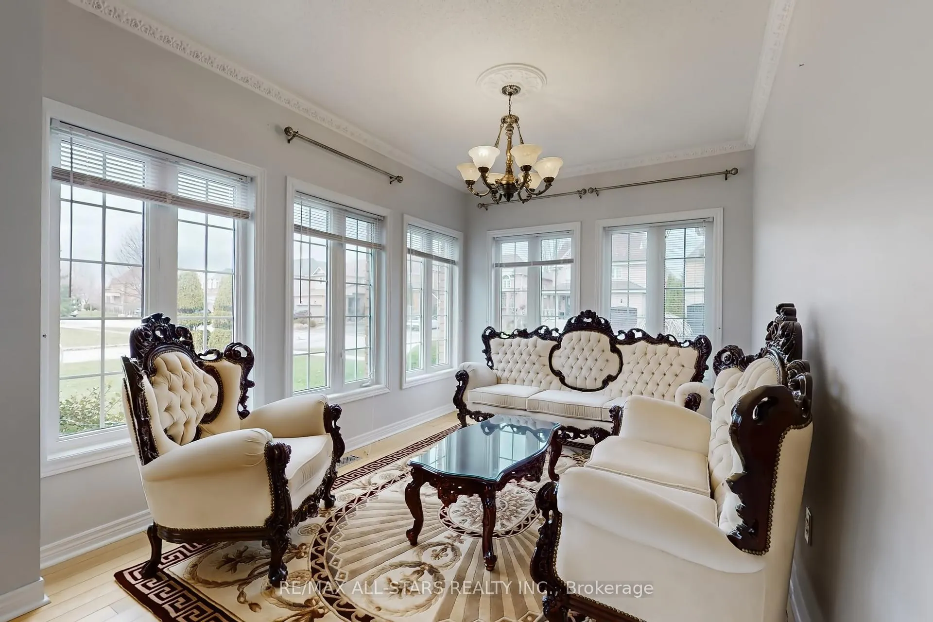 Photo 11 of 75 Gloria Crescent, Whitby, Williamsburg — HOMEH
