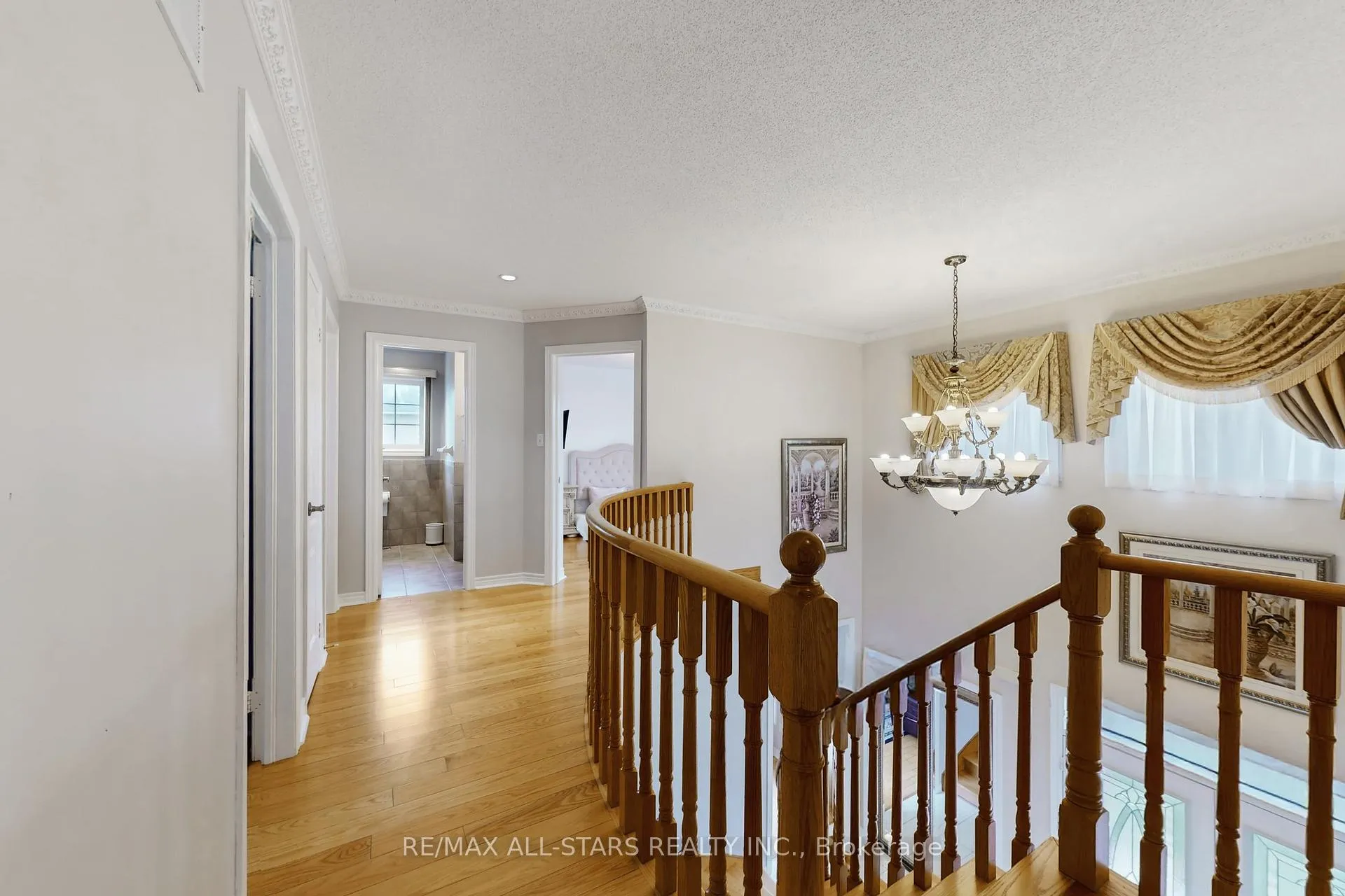 Photo 23 of 75 Gloria Crescent, Whitby, Williamsburg — HOMEH