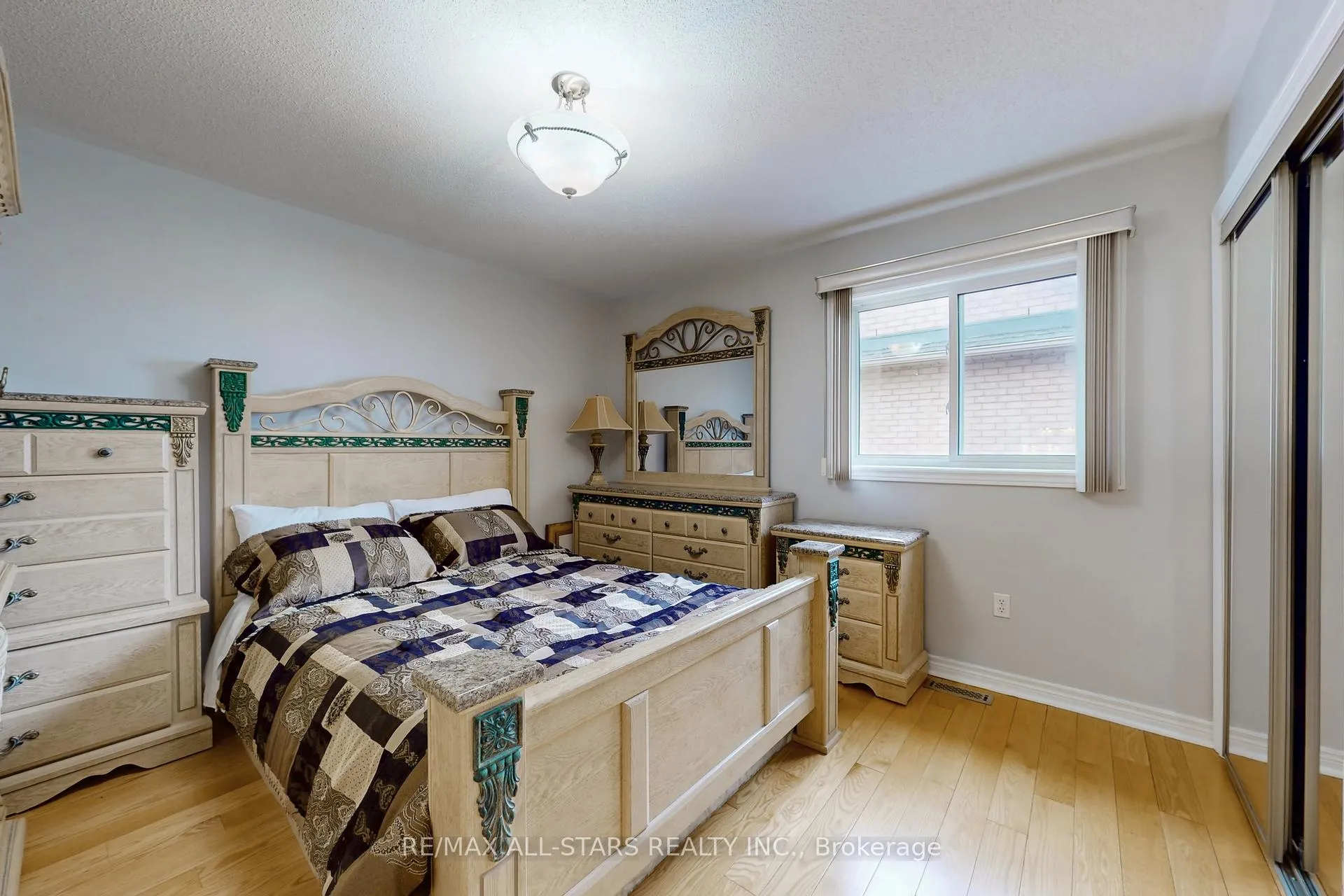 Photo 27 of 75 Gloria Crescent, Whitby, Williamsburg — HOMEH