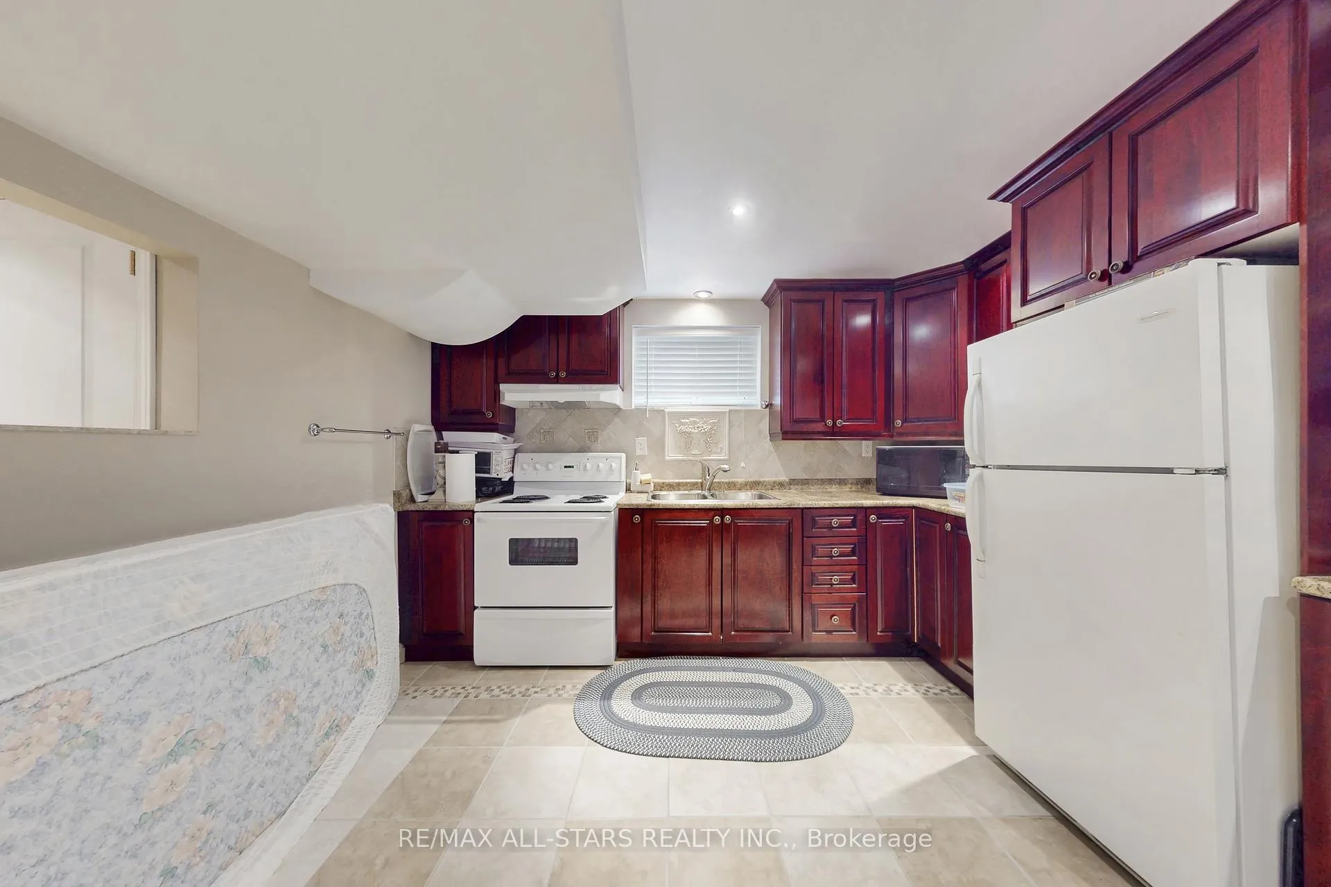Photo 34 of 75 Gloria Crescent, Whitby, Williamsburg — HOMEH