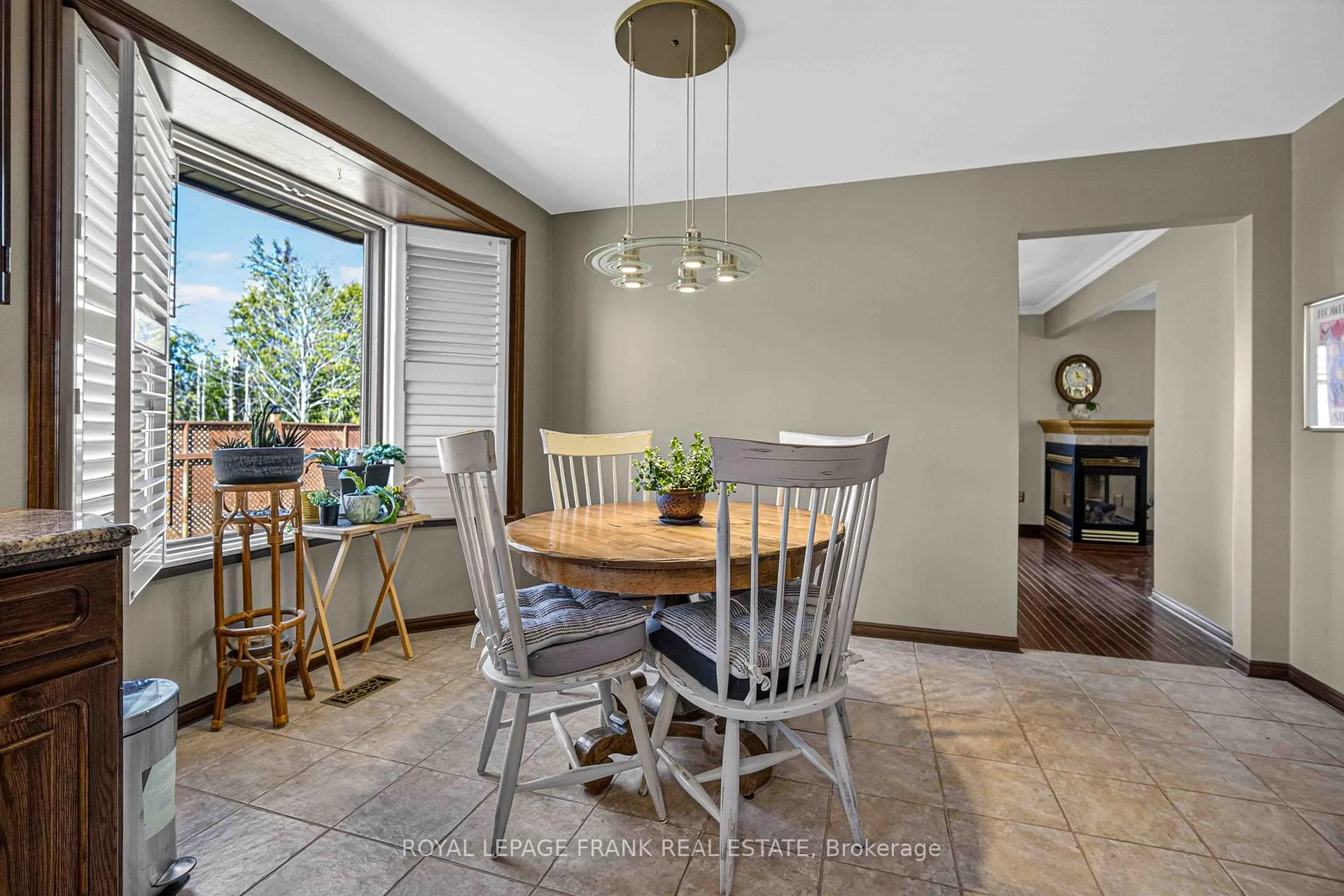Photo 14 of 832 Parkhill Road W, Peterborough, Monaghan Ward 2 — HOMEH