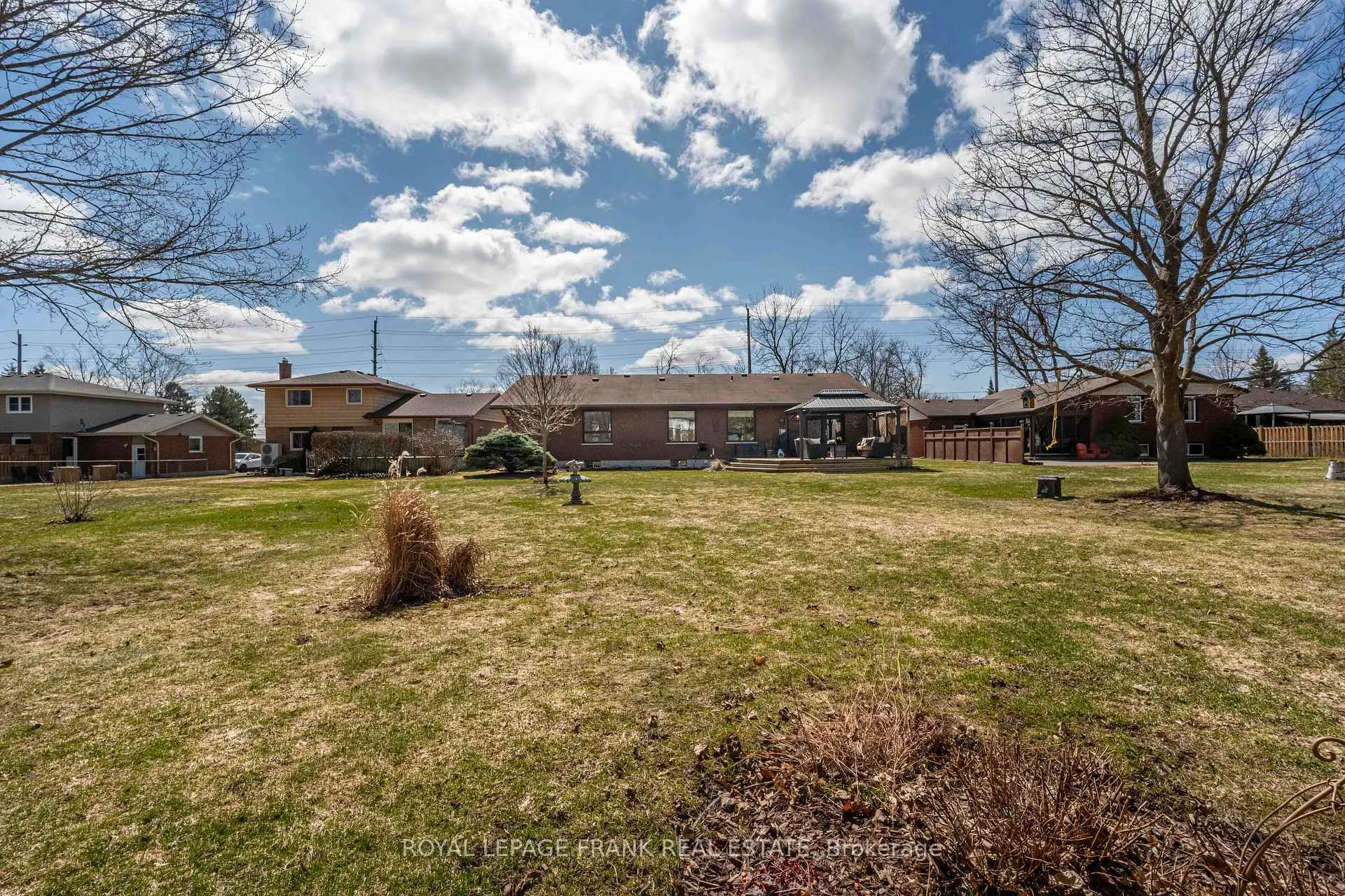 Photo 36 of 832 Parkhill Road W, Peterborough, Monaghan Ward 2 — HOMEH