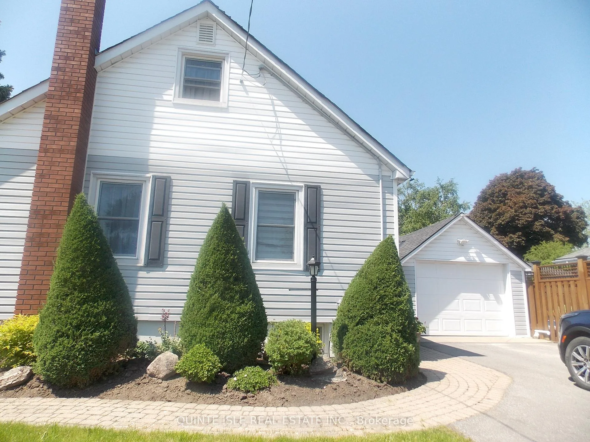 Photo 2 of 70 Donald Street, Belleville, Belleville Ward — HOMEH